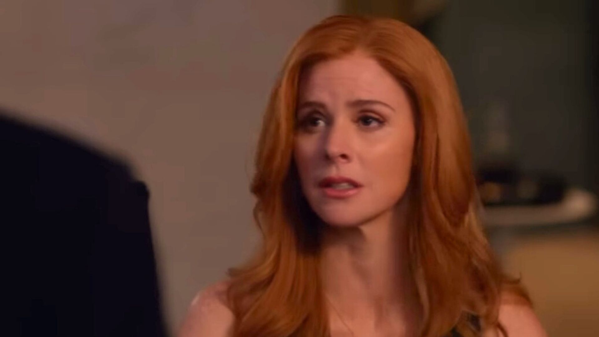 Sarah Rafferty as Donna Paulsen in Suits (Image Via YouTube/@Suits official)