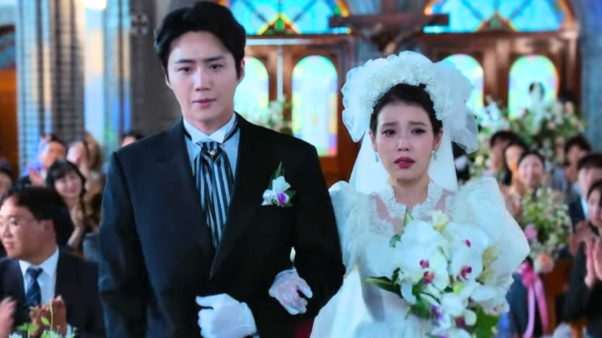 Kim Seon-ho and IU in When Life Gives You Tangerines | Image via Netflix