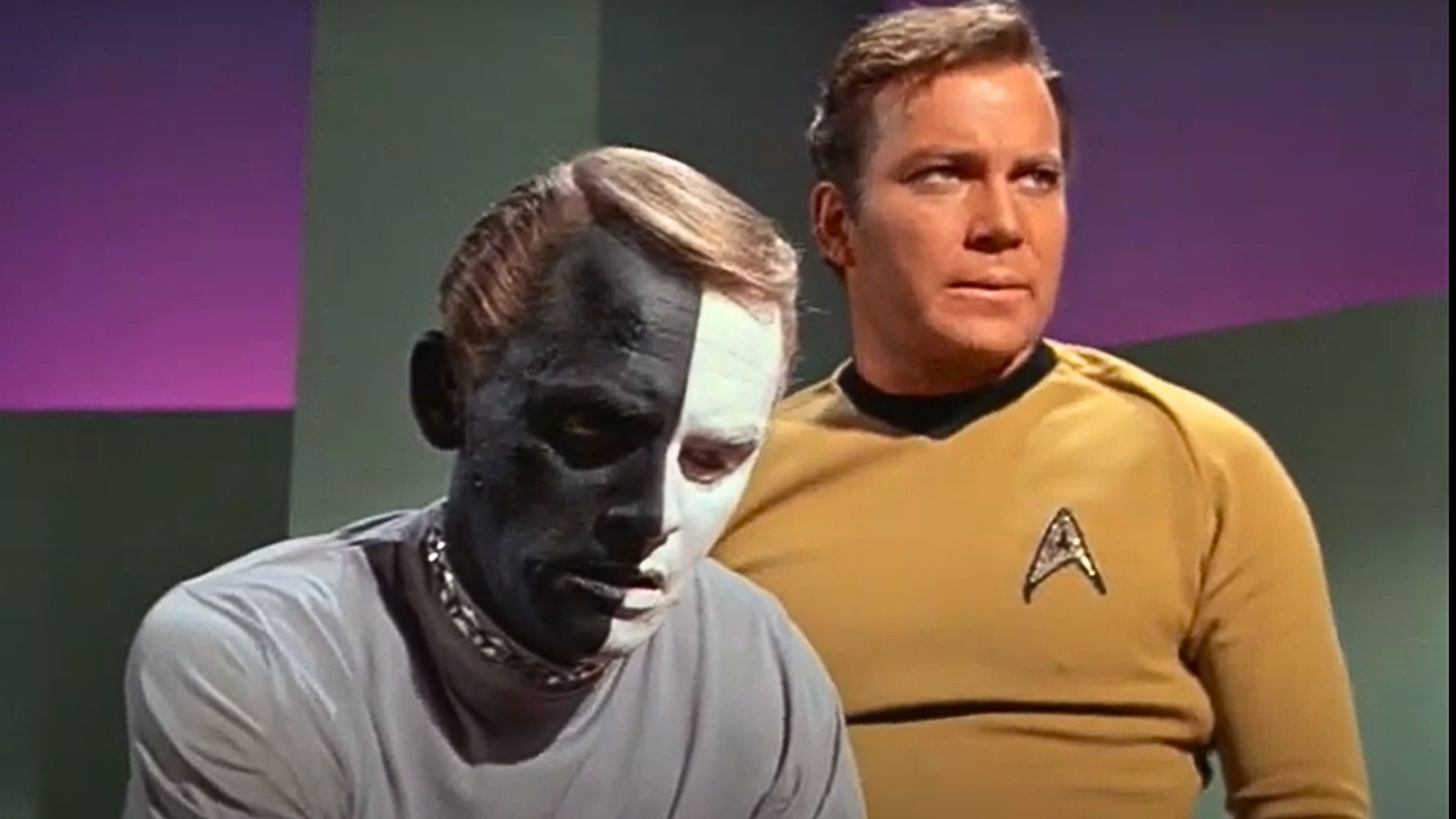 Star Trek: TOS episode tackled the Kirk-Uhura controversy that raged for nearly 3 decade (Image via Netflix)