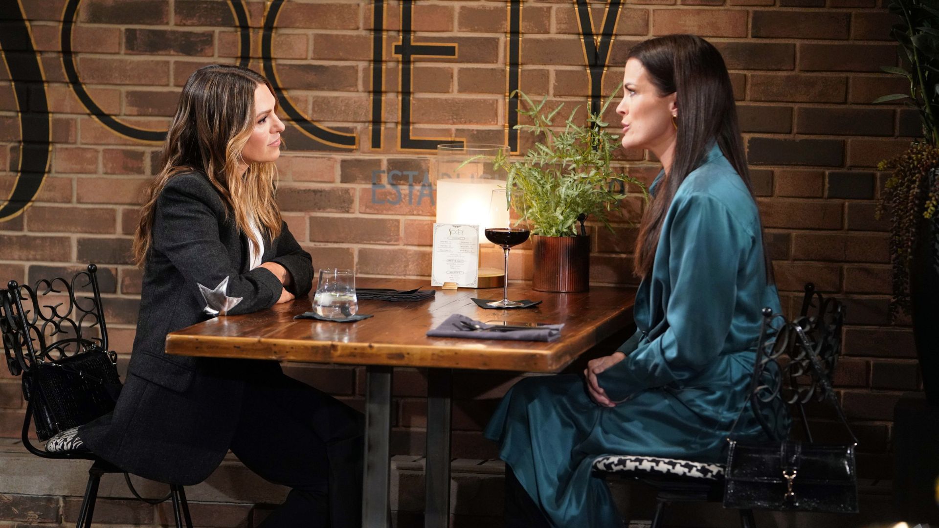 Chelsea and Chloe at Society | Image: JPI