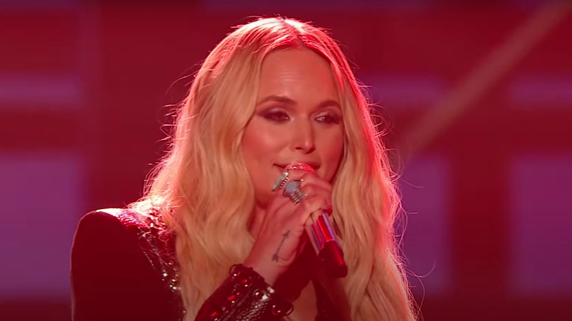Miranda Lambert on American Idol (image via YouTube/American Idol)
