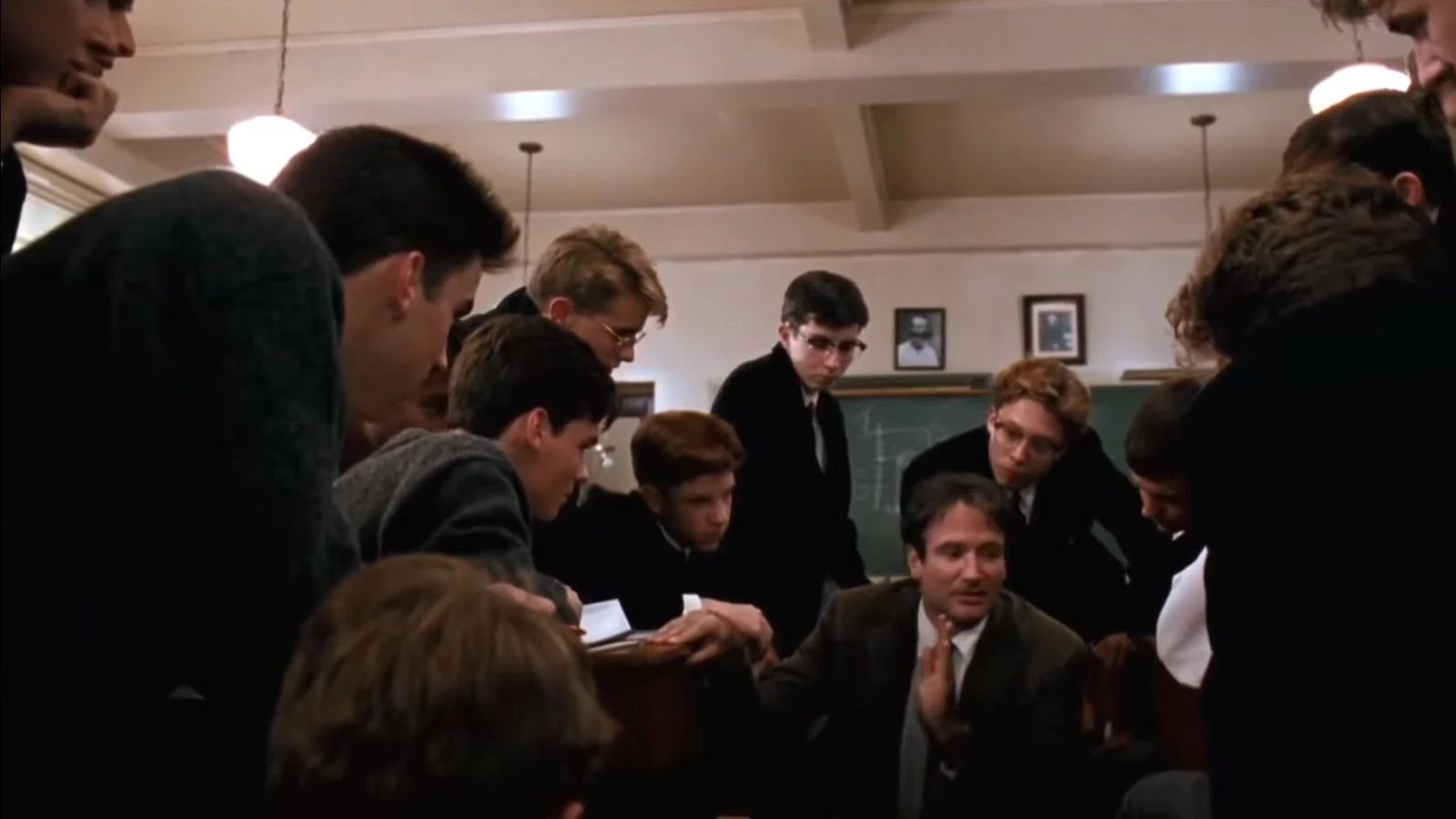 Still from Dead Poets Society (Image via Youtube @/ Rotten Tomatoes Classic Trailers)