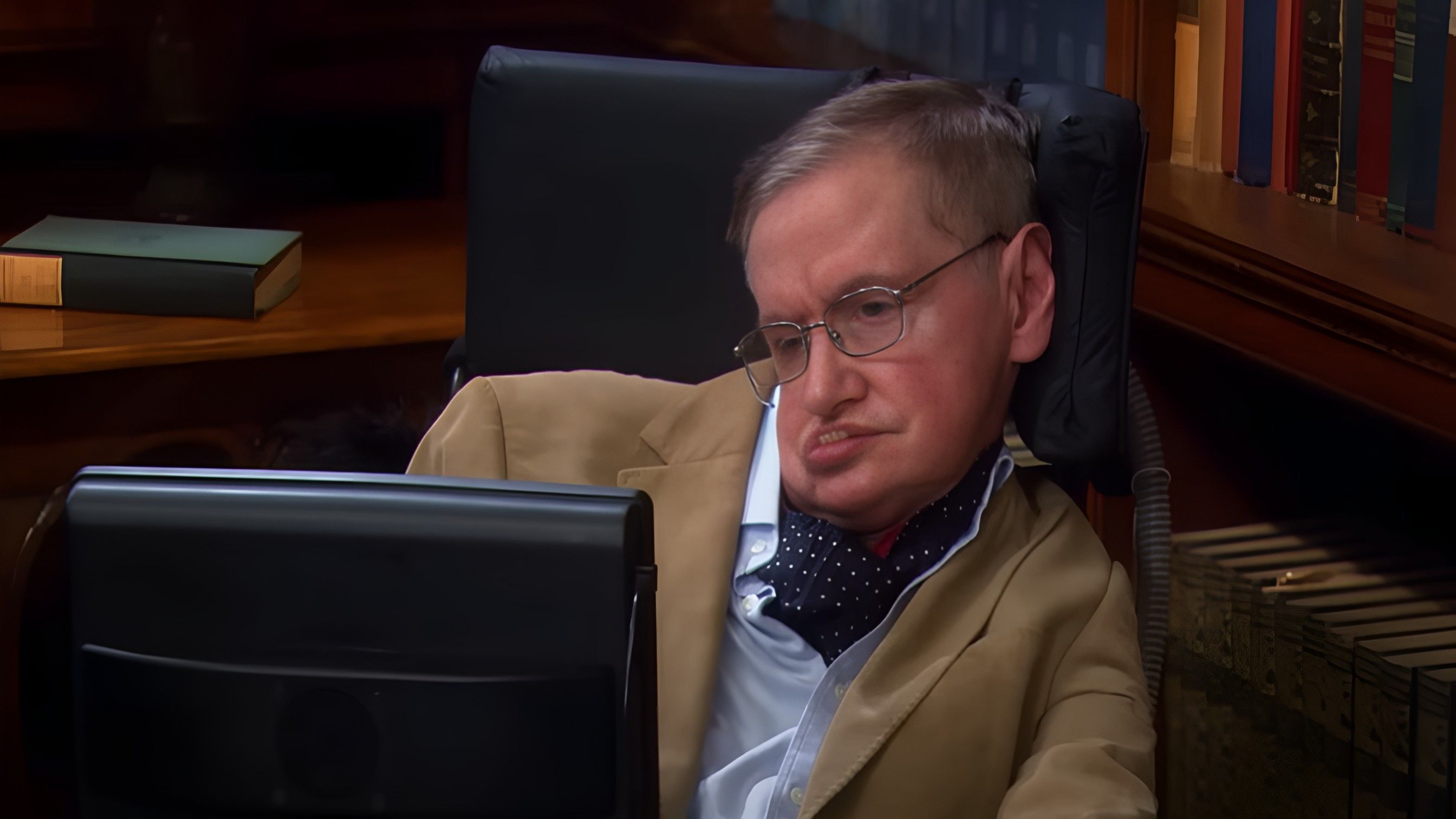 Stephen Hawking ( Image via YouTube / TBS )