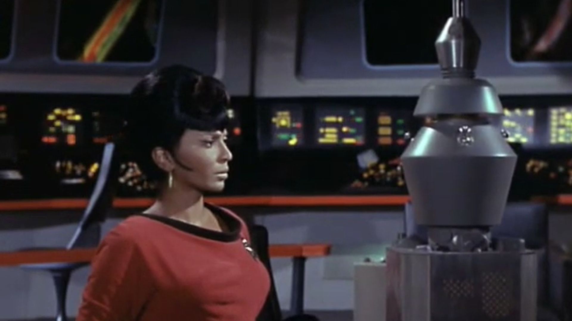 Nichelle Nichols as Uhura in Star Wars: The Original Series (Image Via YouTube/@CBS)