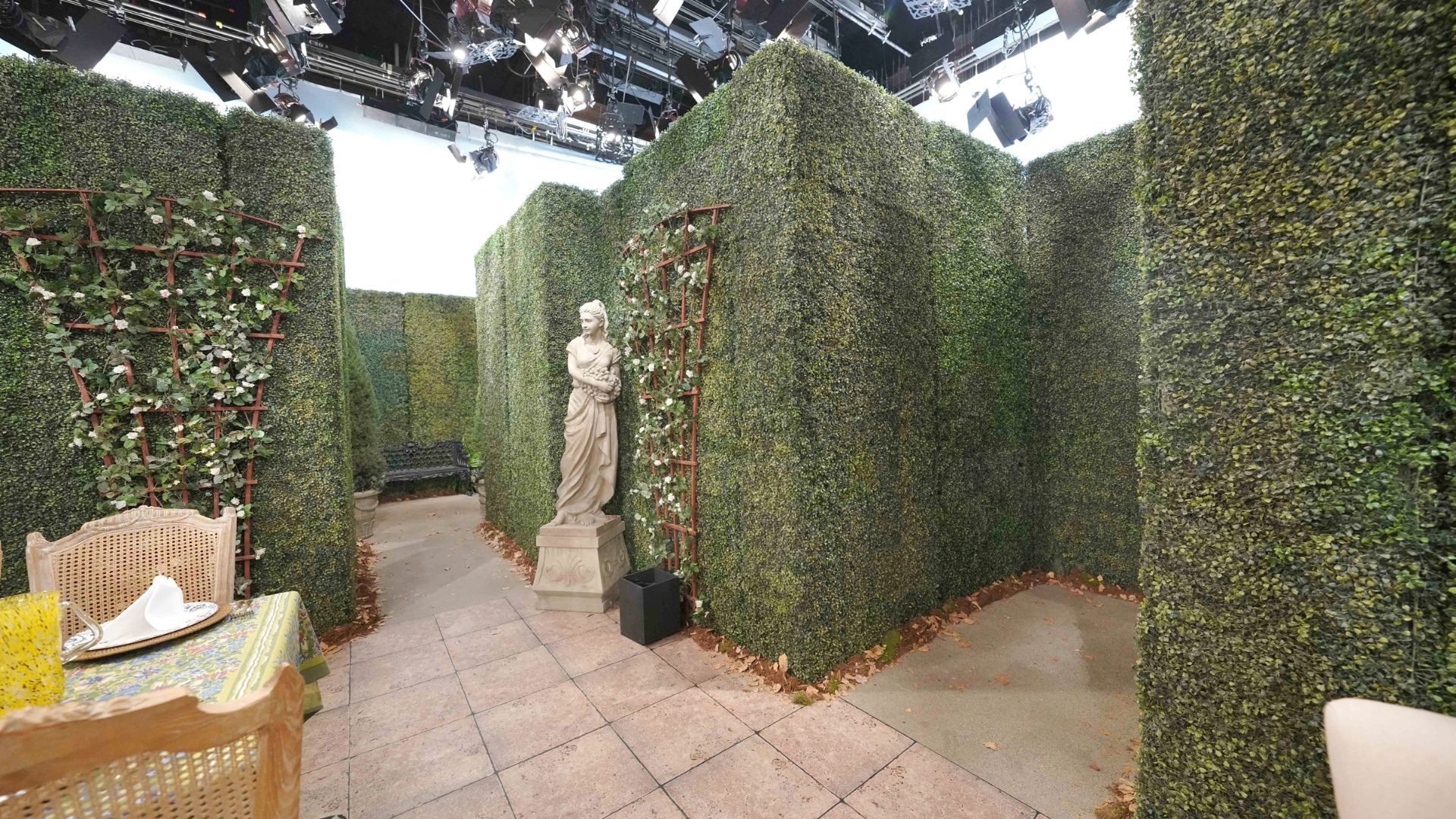 The maze at Aristotle Dumas&#039; estate on Y&amp;R | Image: JPI
