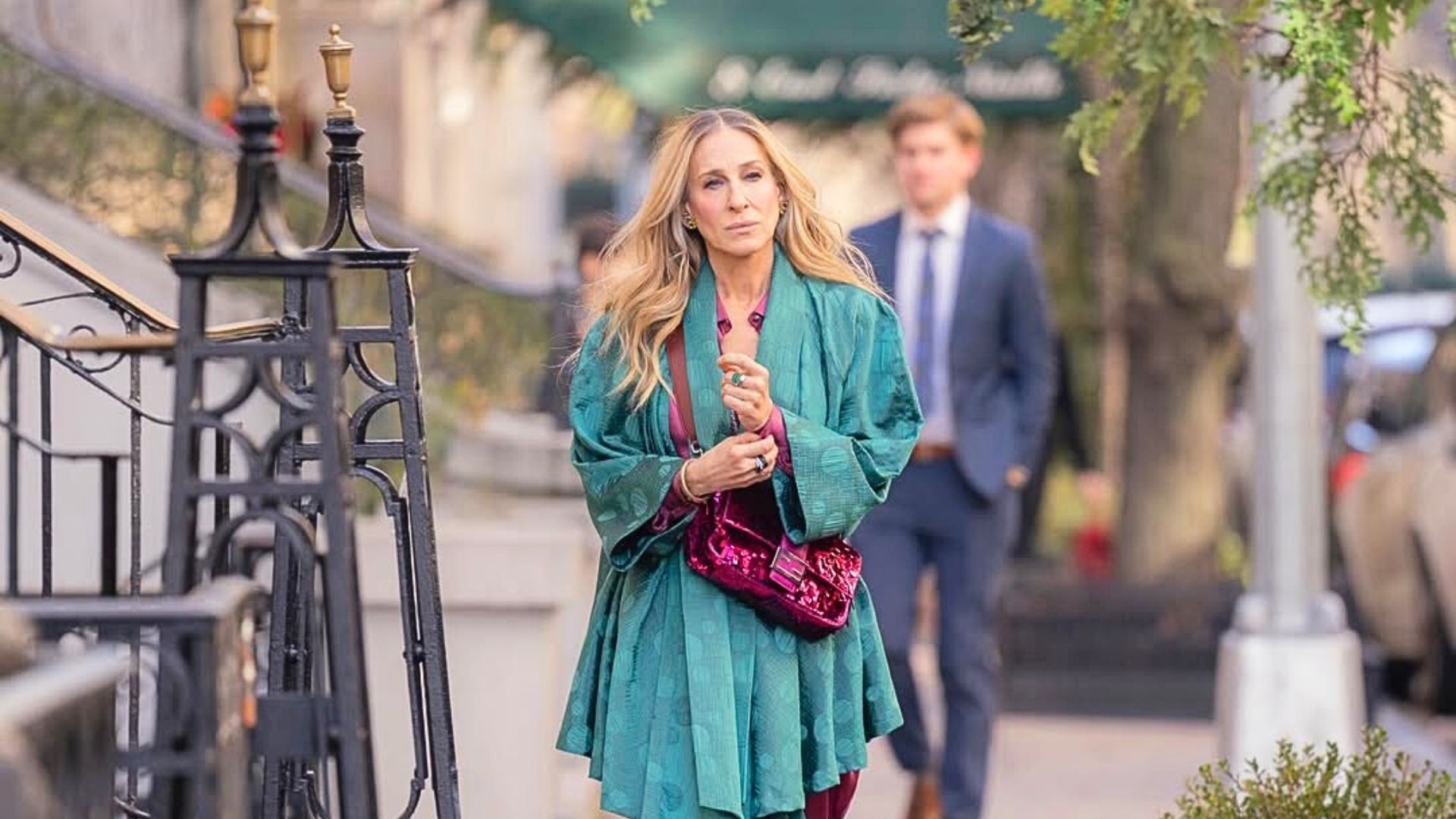 How old is Carrie in And Just Like That? (Image via Instagram/@justlikethatmax)