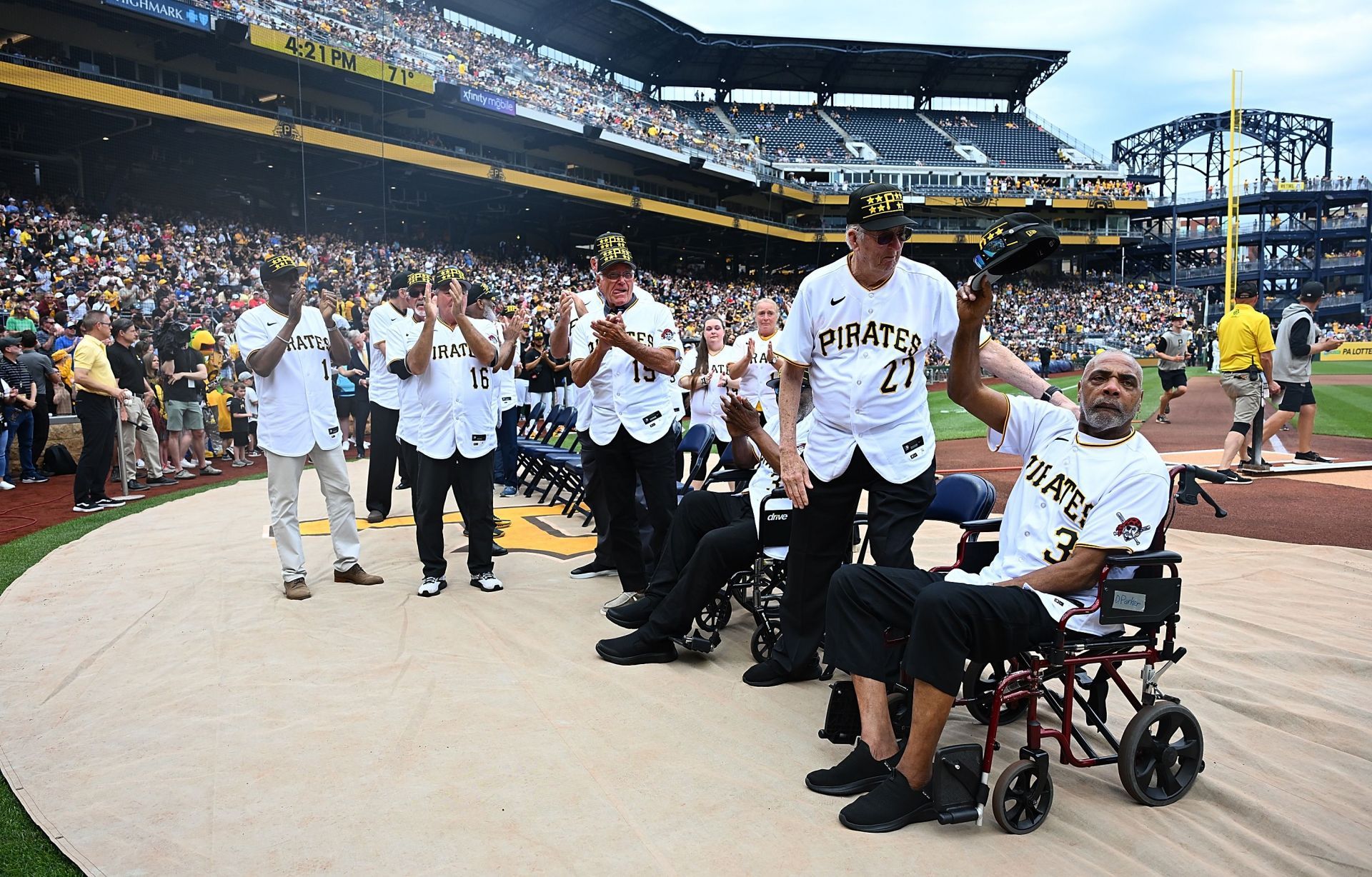 Dave Parker at Atlanta Braves v Pittsburgh Pirates (Image via Getty)