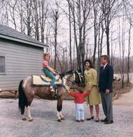 Jackie Kennedy with her husband and children (Image via Getty)