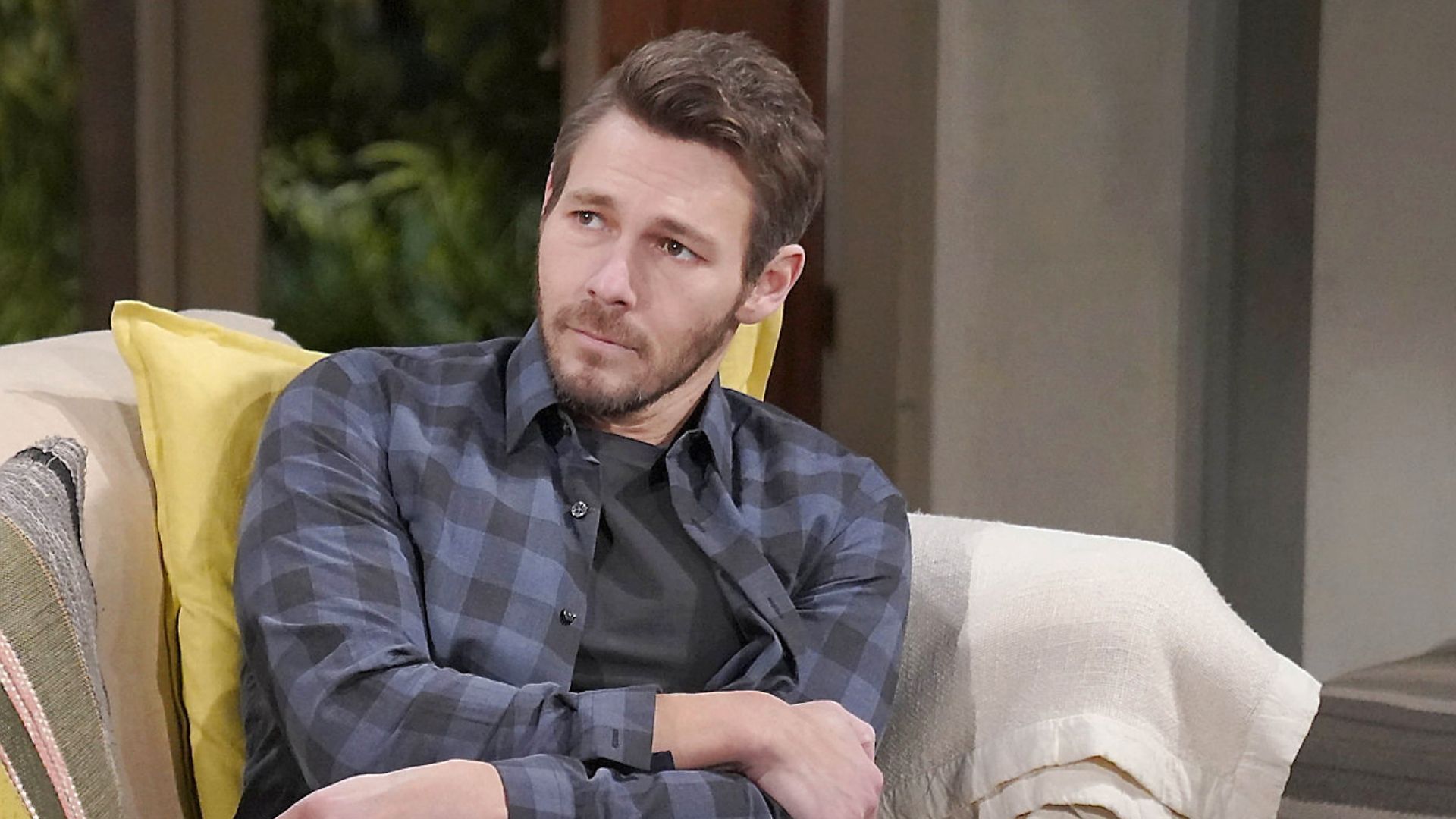 Liam chats with Steffy on The Bold and the Beautiful | Image: JPI