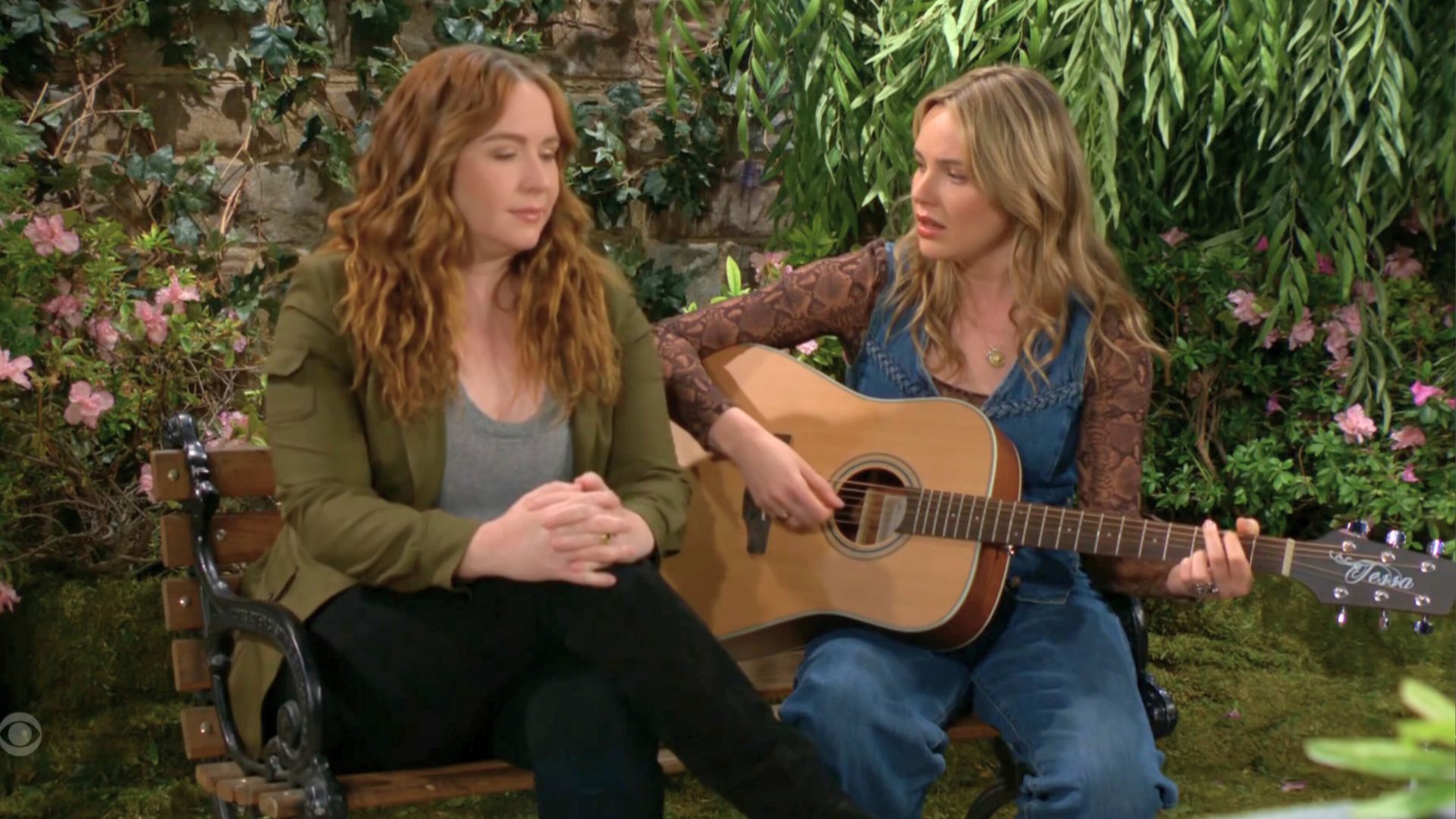 Tessa (Cait Fairbanks) needs Mariah (Camryn Grimes) to talk on The Young and the Restless | Image: JPI