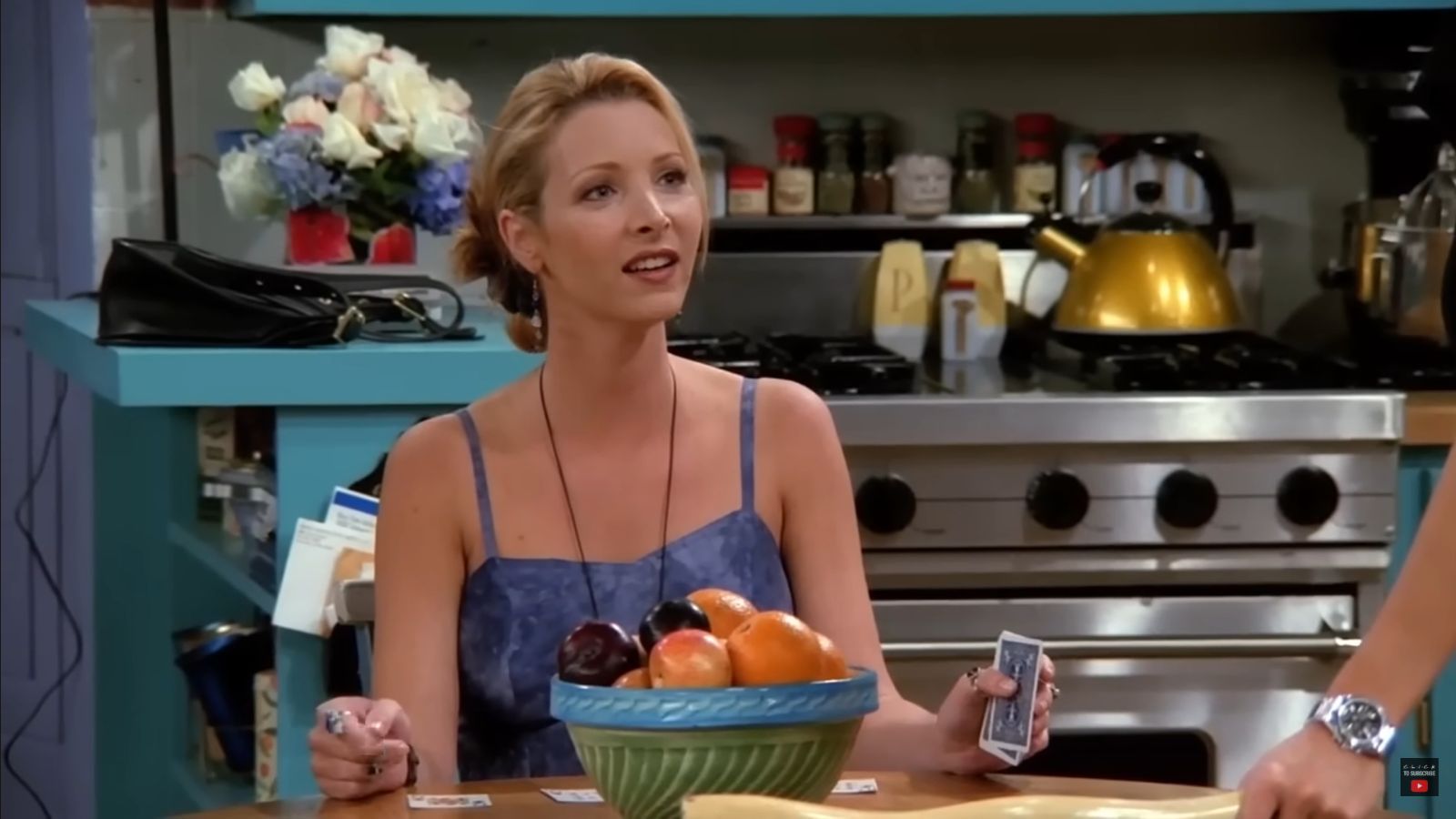 Lisa Kudrow as Phoebe Buffay in Friends (Image via YouTube @/Friends)