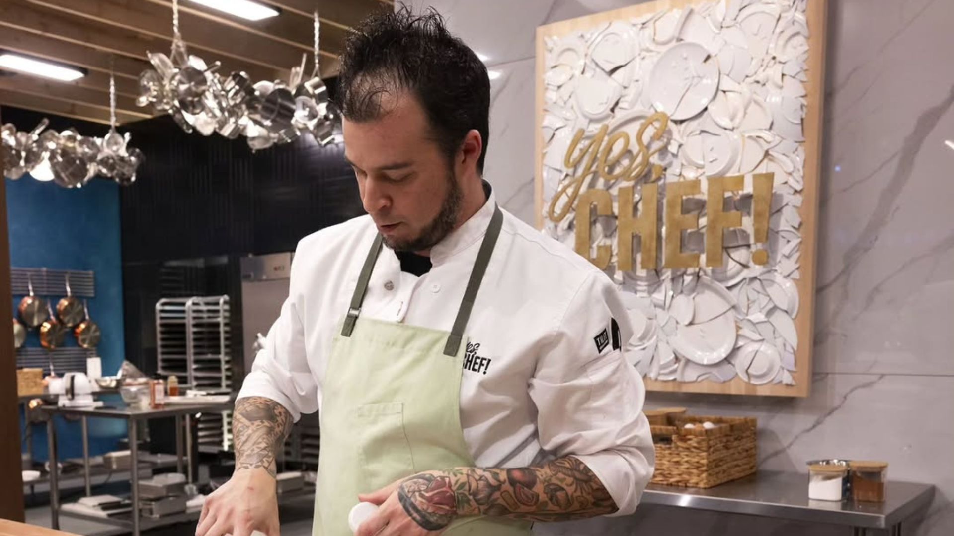 Chris Morales on Yes, Chef! (Image via Instagram/ @0ui.chef)