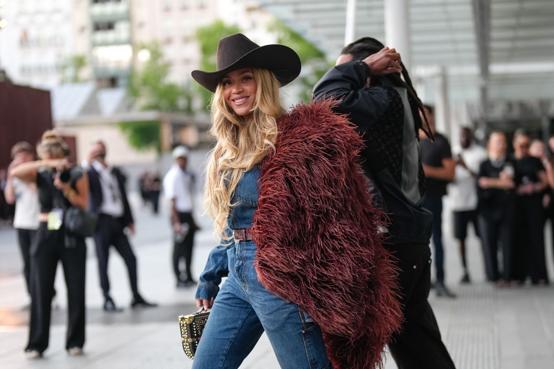Beyonc&eacute; at Louis Vuitton: Outside Arrivals - Paris Fashion Week - Menswear Spring/Summer 2026 - Source: Getty
