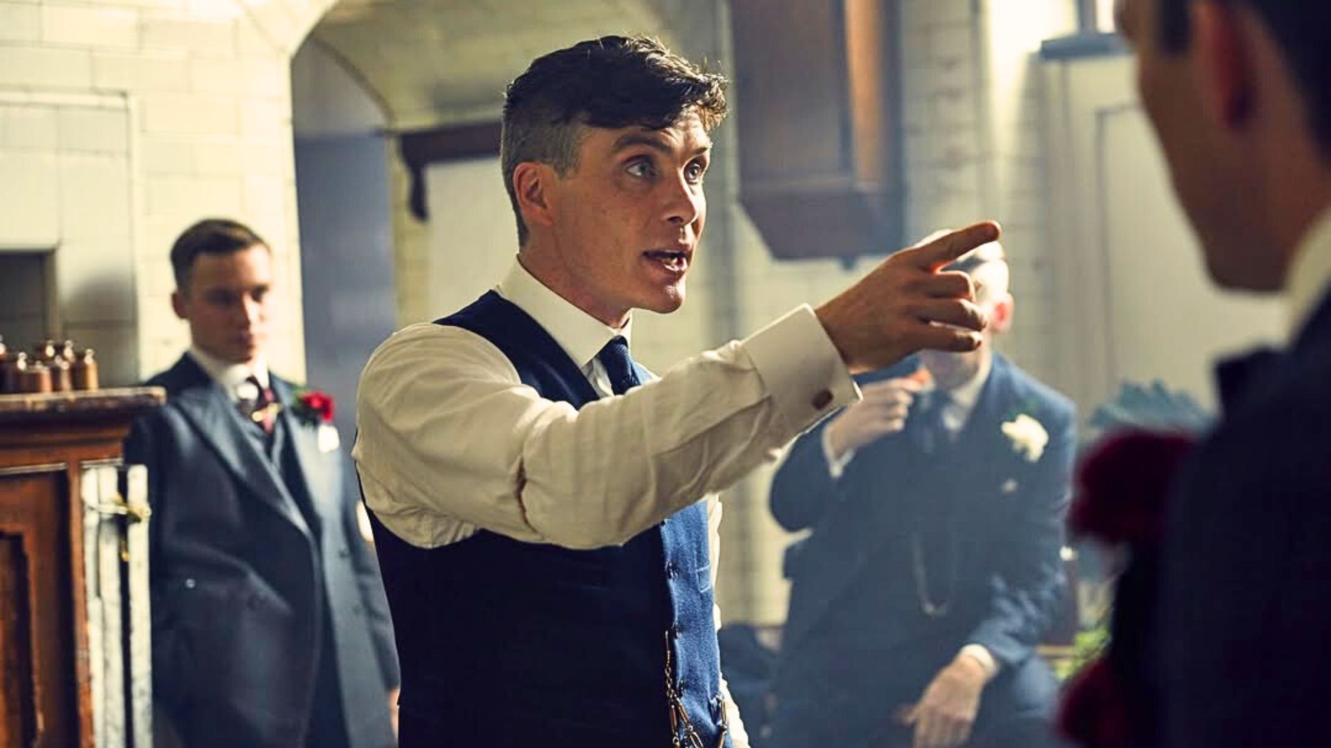 (Image via Instagram/@peakyblindersofficial)