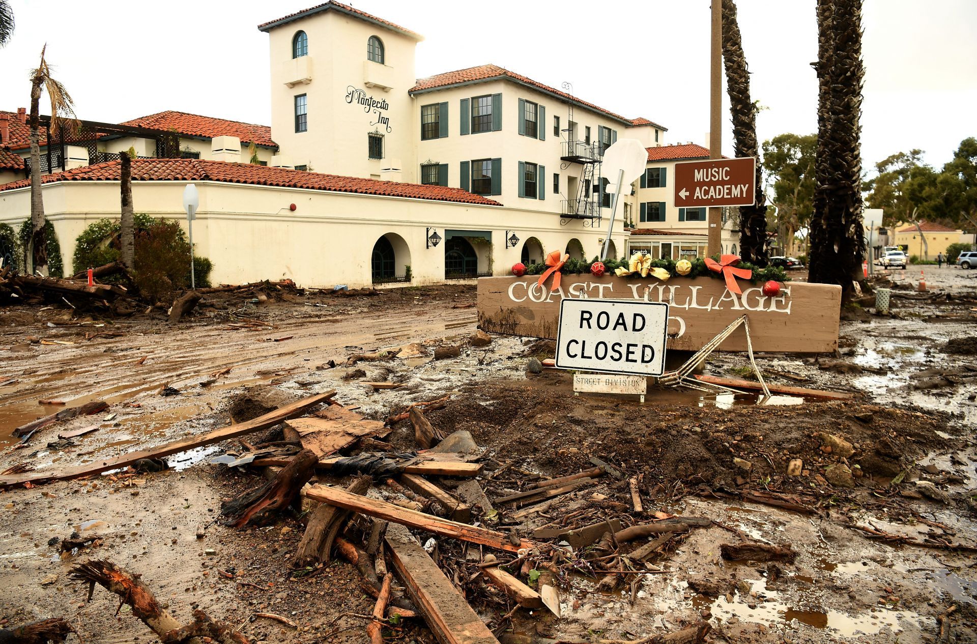 Heavy Rains Trigger Deadly Mudslides in Southern California - Source: Getty