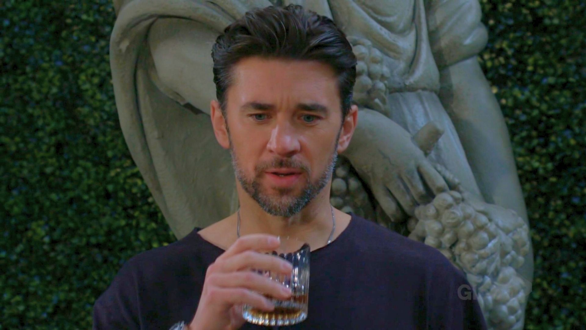 Cane is drinking on The Young and the Restless | Image: CBS
