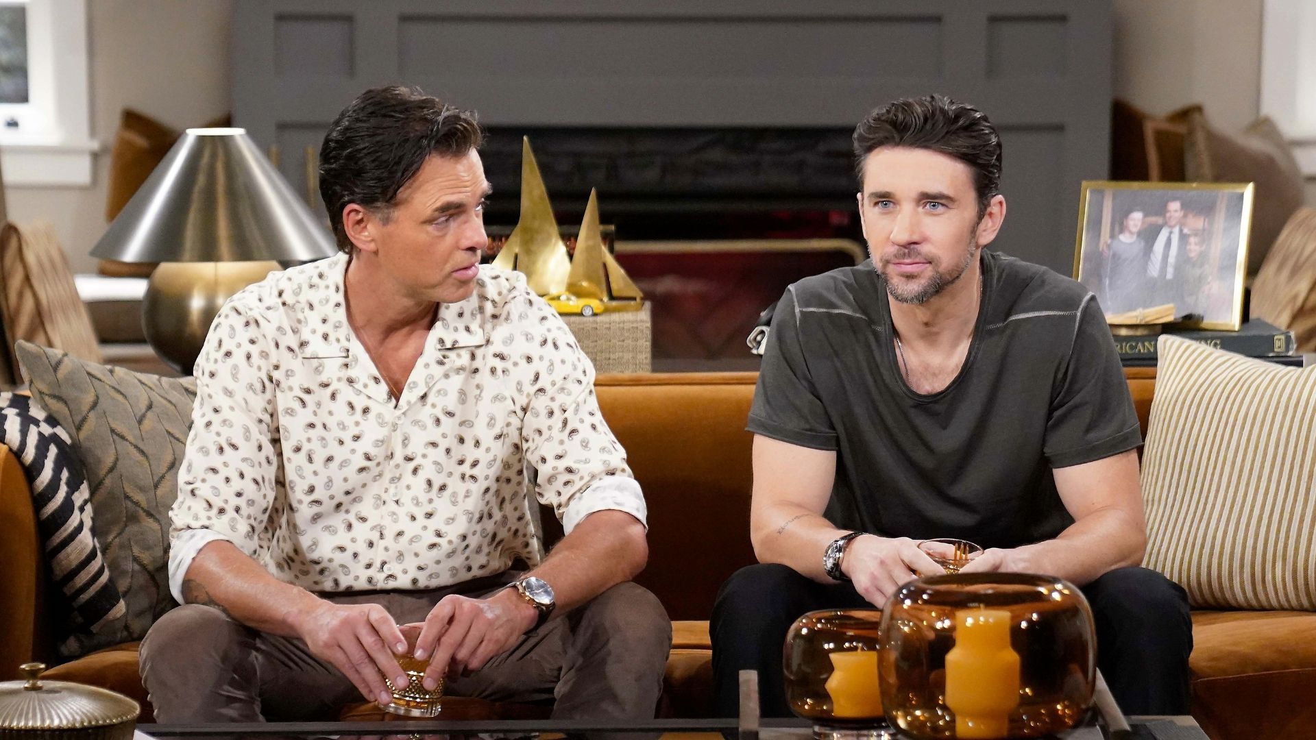 Y&amp;R&#039;s Cane and Billy have a drink | Image: JPI