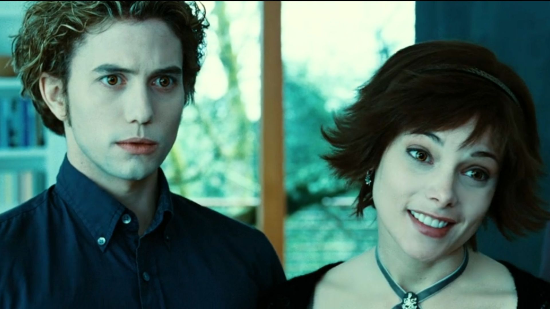 Jasper &amp; Alice | Image Via: Temple Hill