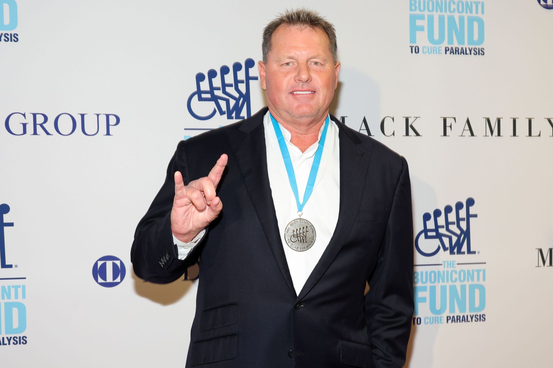 39th Annual Great Sports Legends Dinner To Benefit The Buoniconti Fund To Cure Paralysis - Legends Reception - Source: Getty