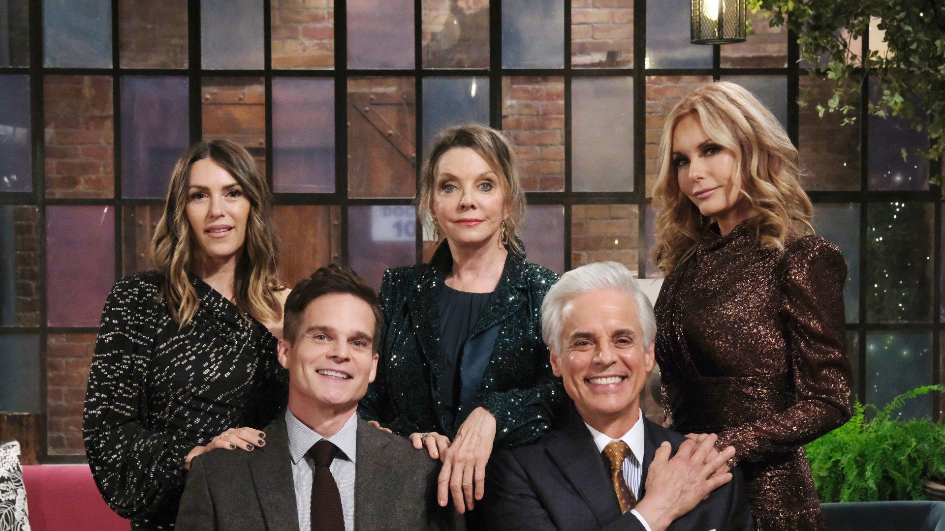 Chloe (Elizabeth Hendrickson), Kevin (Greg Rikaart), Gloria (Judith Chapman), Michael (Christian LeBlanc), and Lauren (Tracey Bregman) in a rare family photo on The Young and the Restless | Image: JPId
