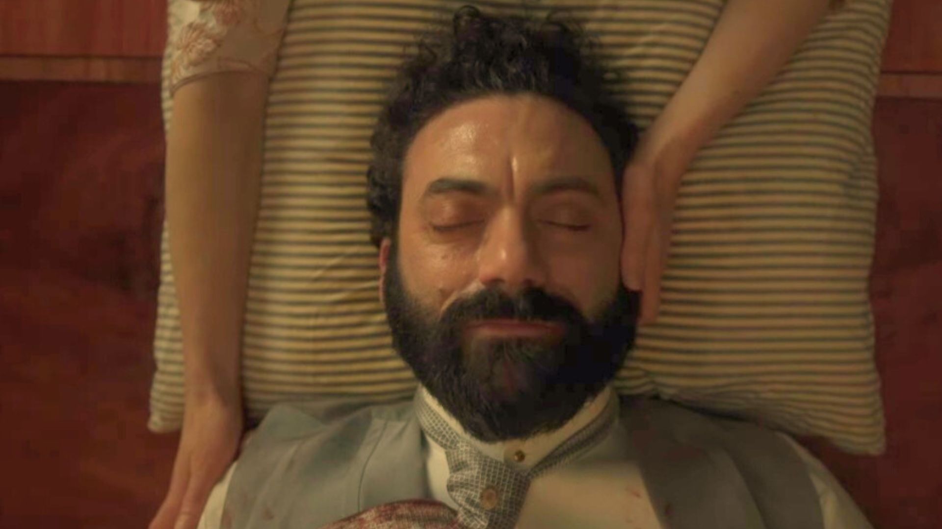Mr. George Russell gets shot in The Gilded Age Season 3 Episode 7 (Image Via YouTube/@HBOMax)