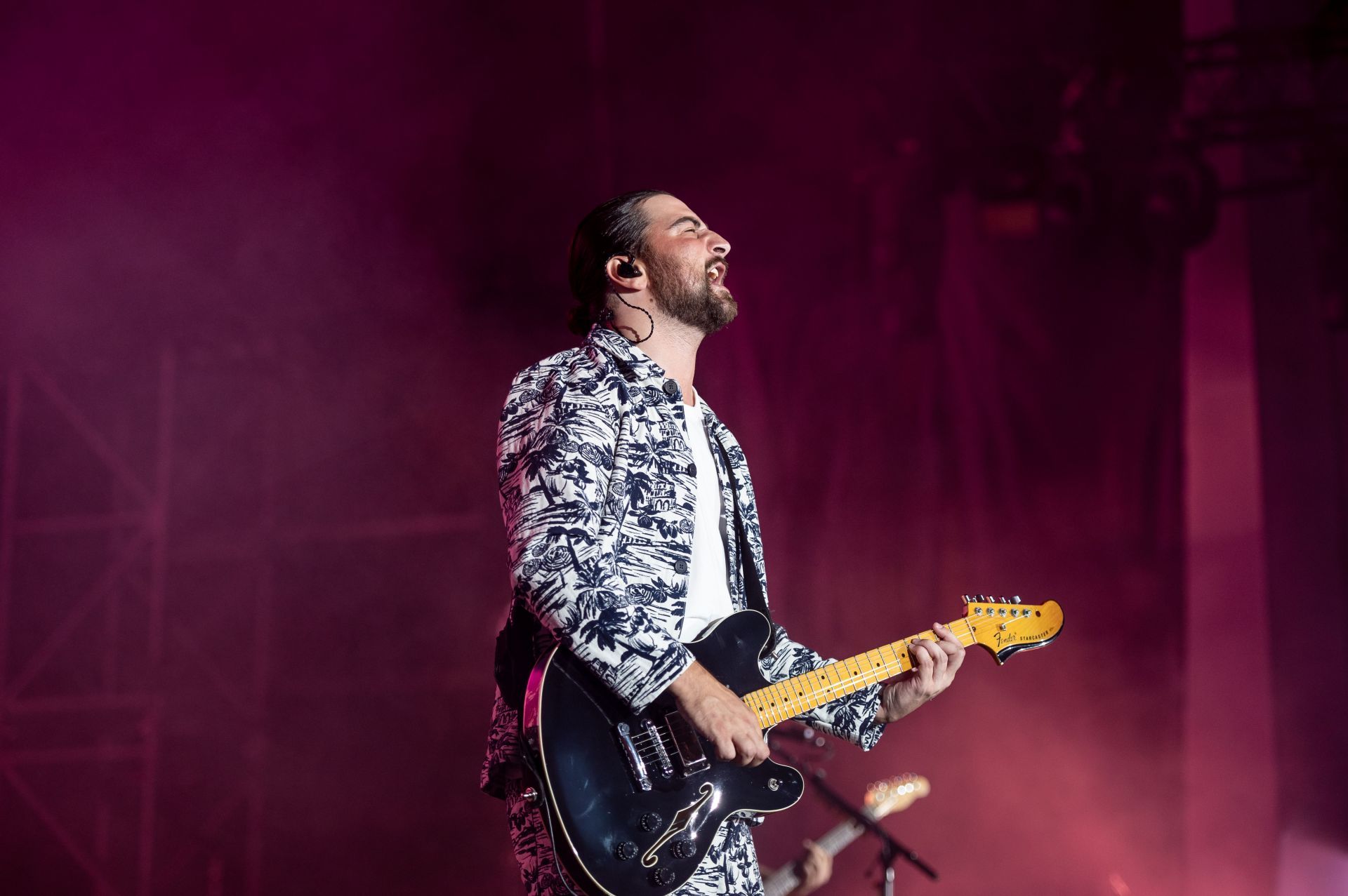 Singer Noah Kahan performs at NOS Alive Festival 2025 in Lisbon, Portugal (Image via Getty)