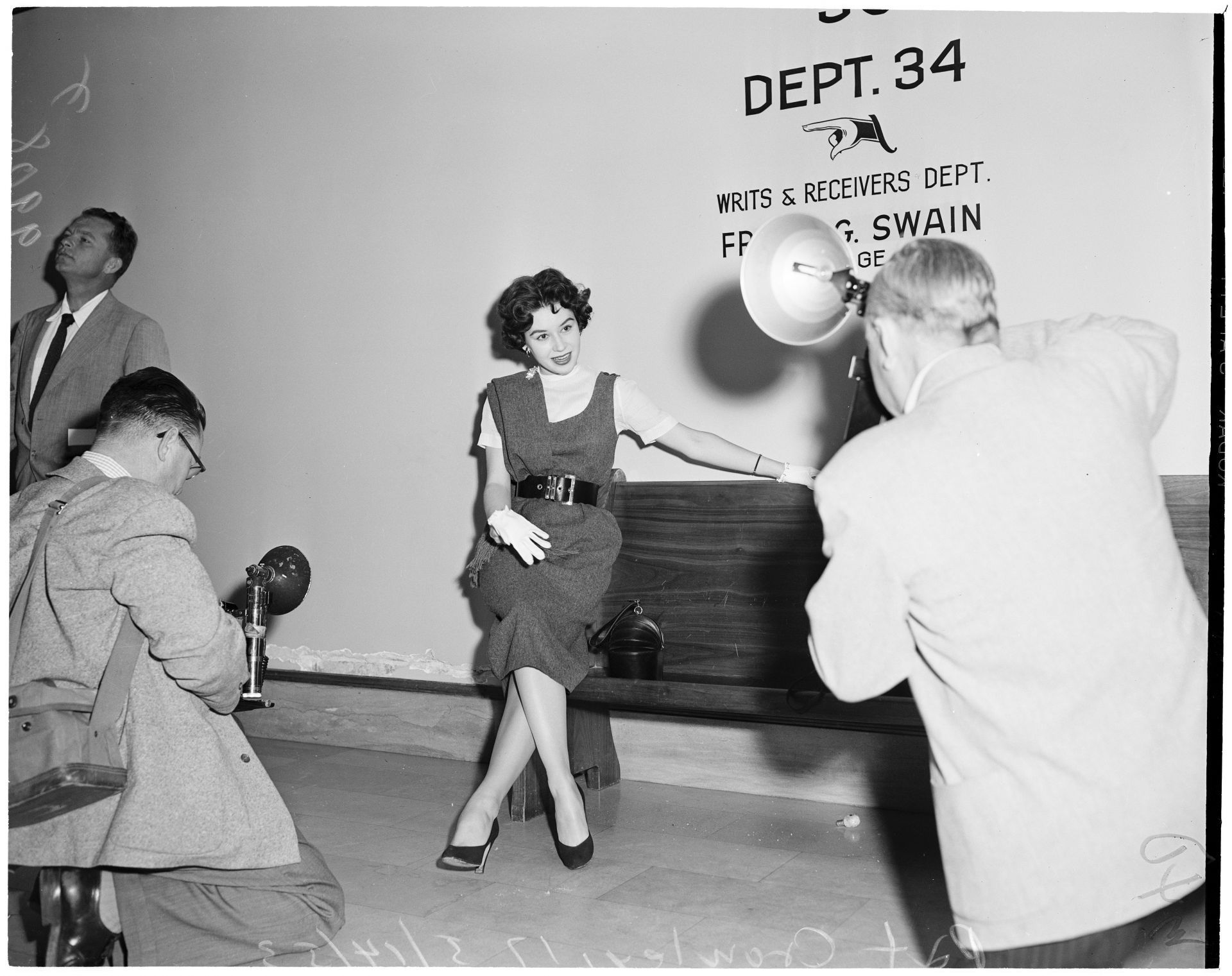 Movie starlet (Tower press room), 1953 - Source: Getty