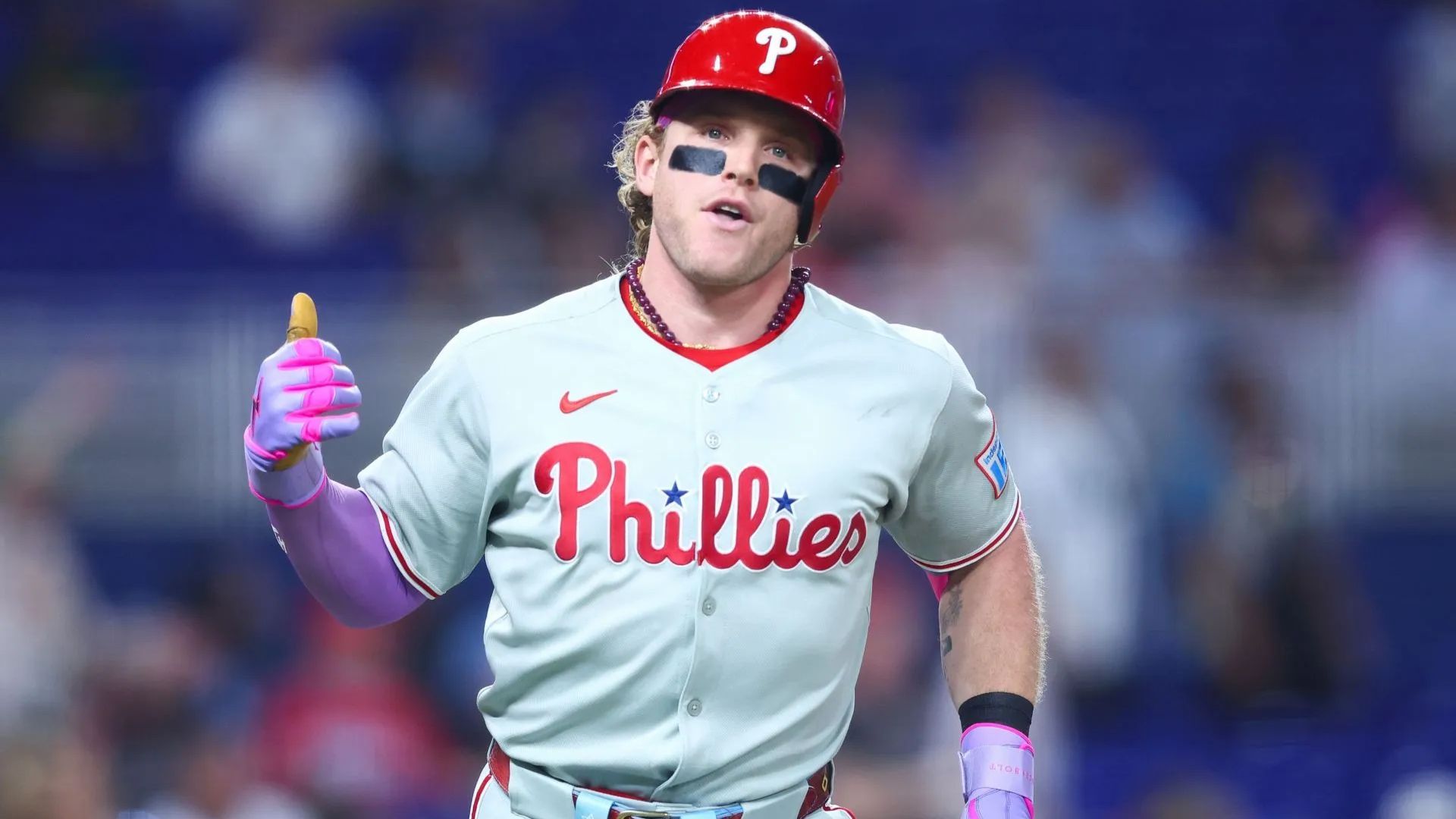 Harrison Bader gifts Phillies fan signed baseball bat (Getty via Soap Central CMS - Resized on Canva)
