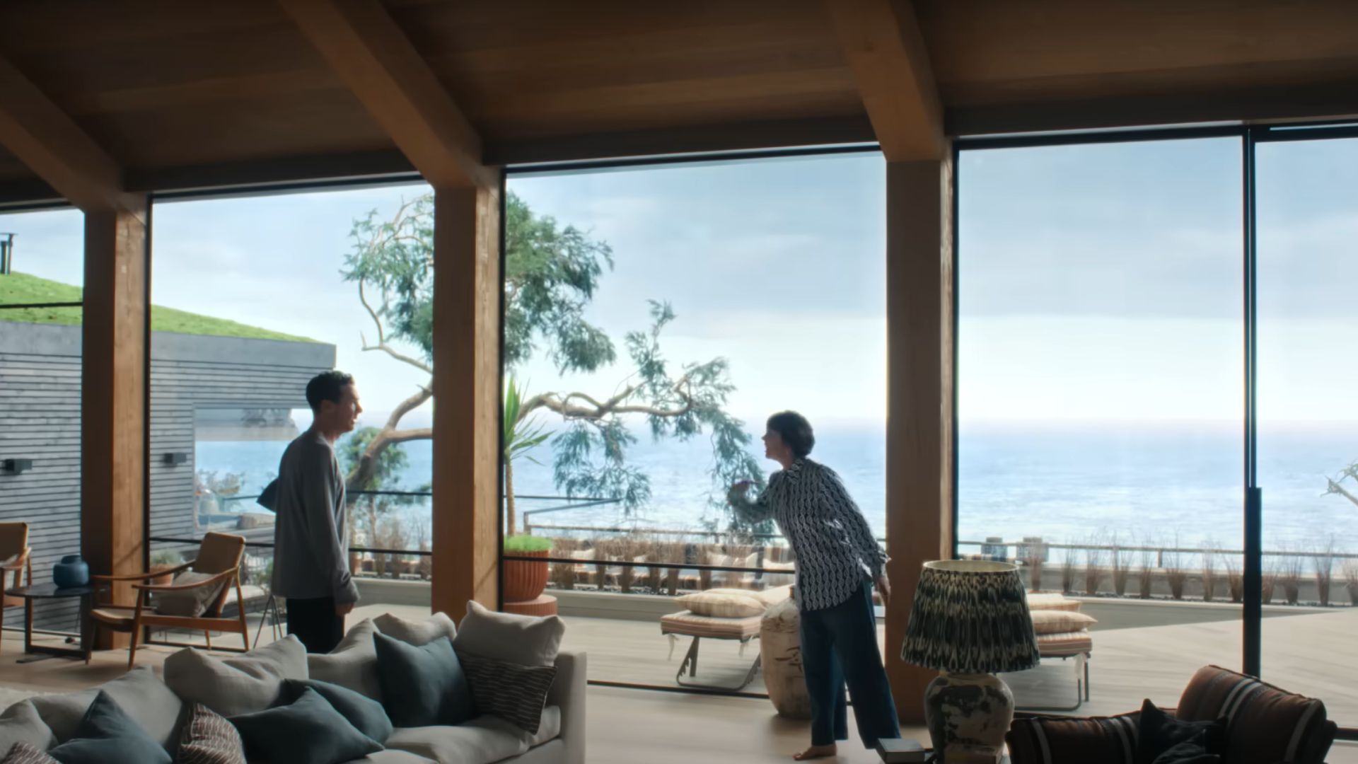 Ivy and Theo arguing in their home. (Image via SearchlightPictures)