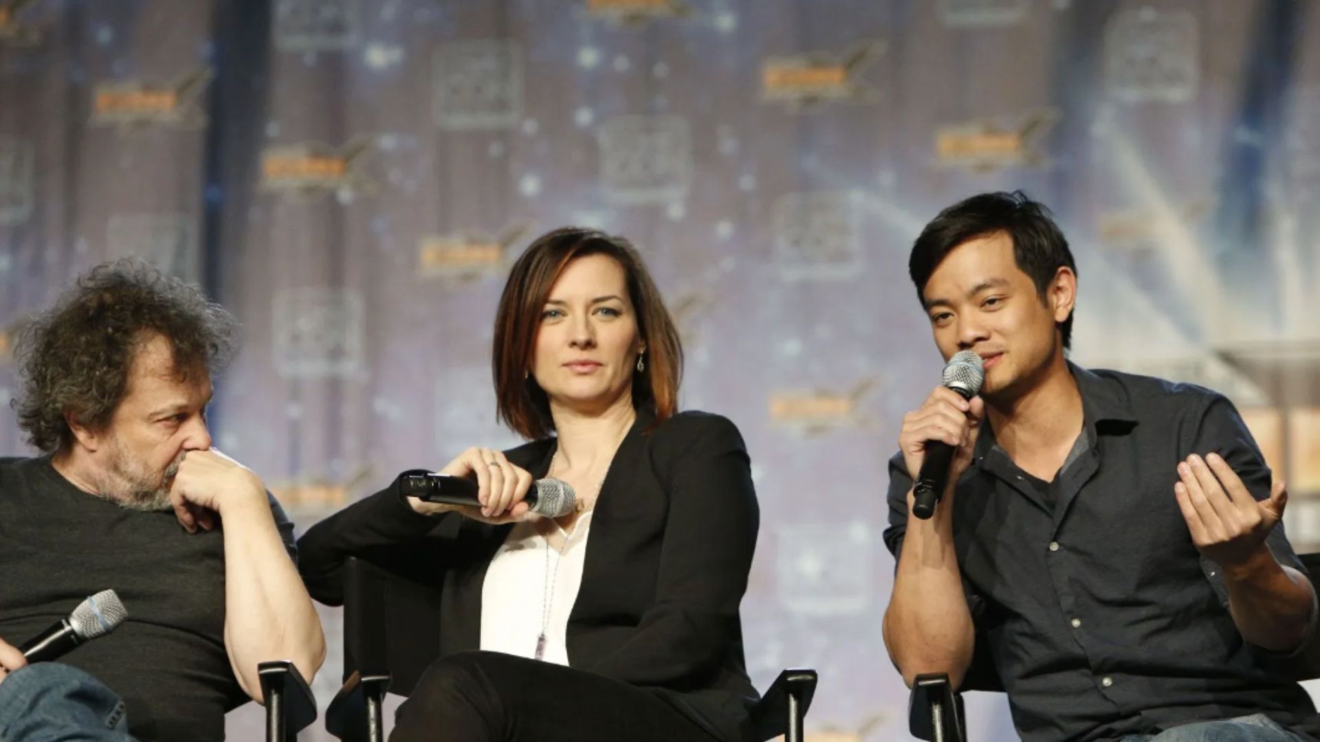 Erica Carroll (middle) stars in the show (Image via Getty)