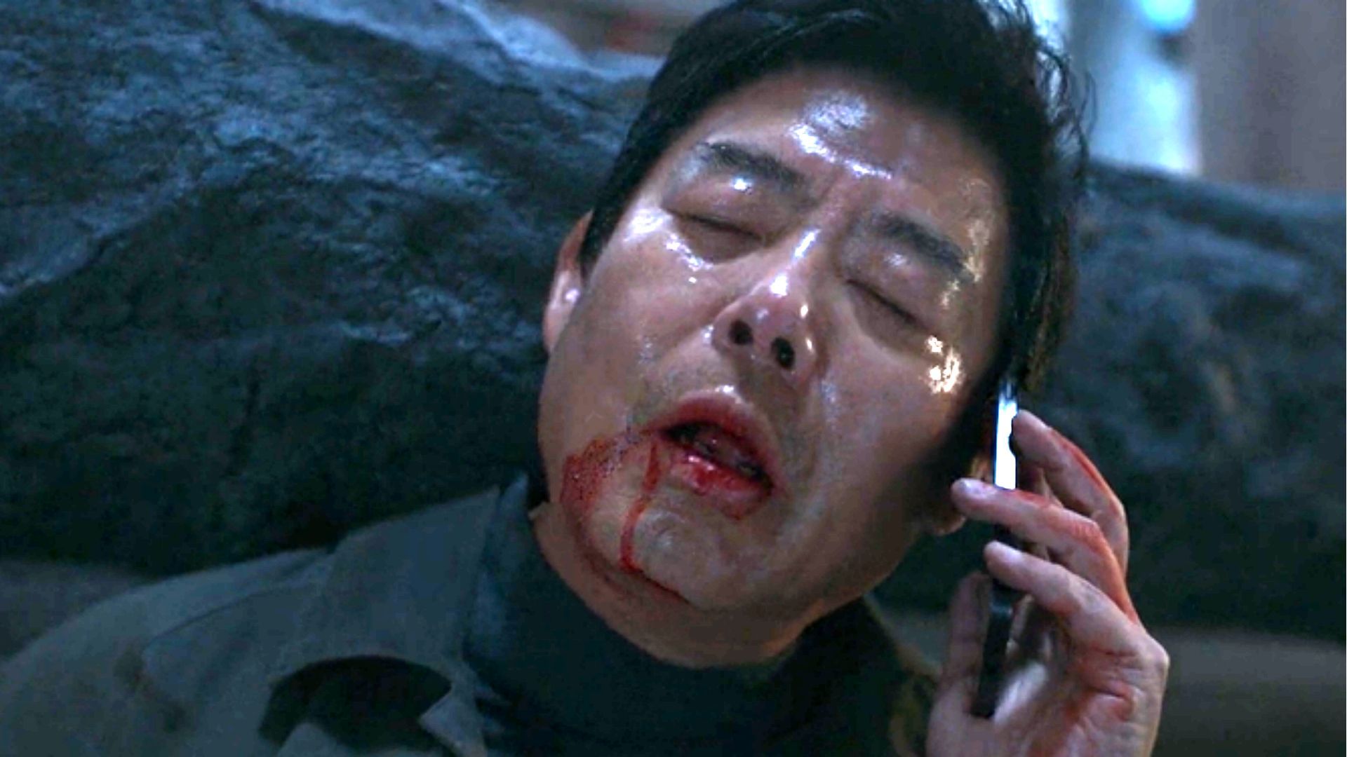 Marok apologizes to Tae-san while dying (Image via KBS)