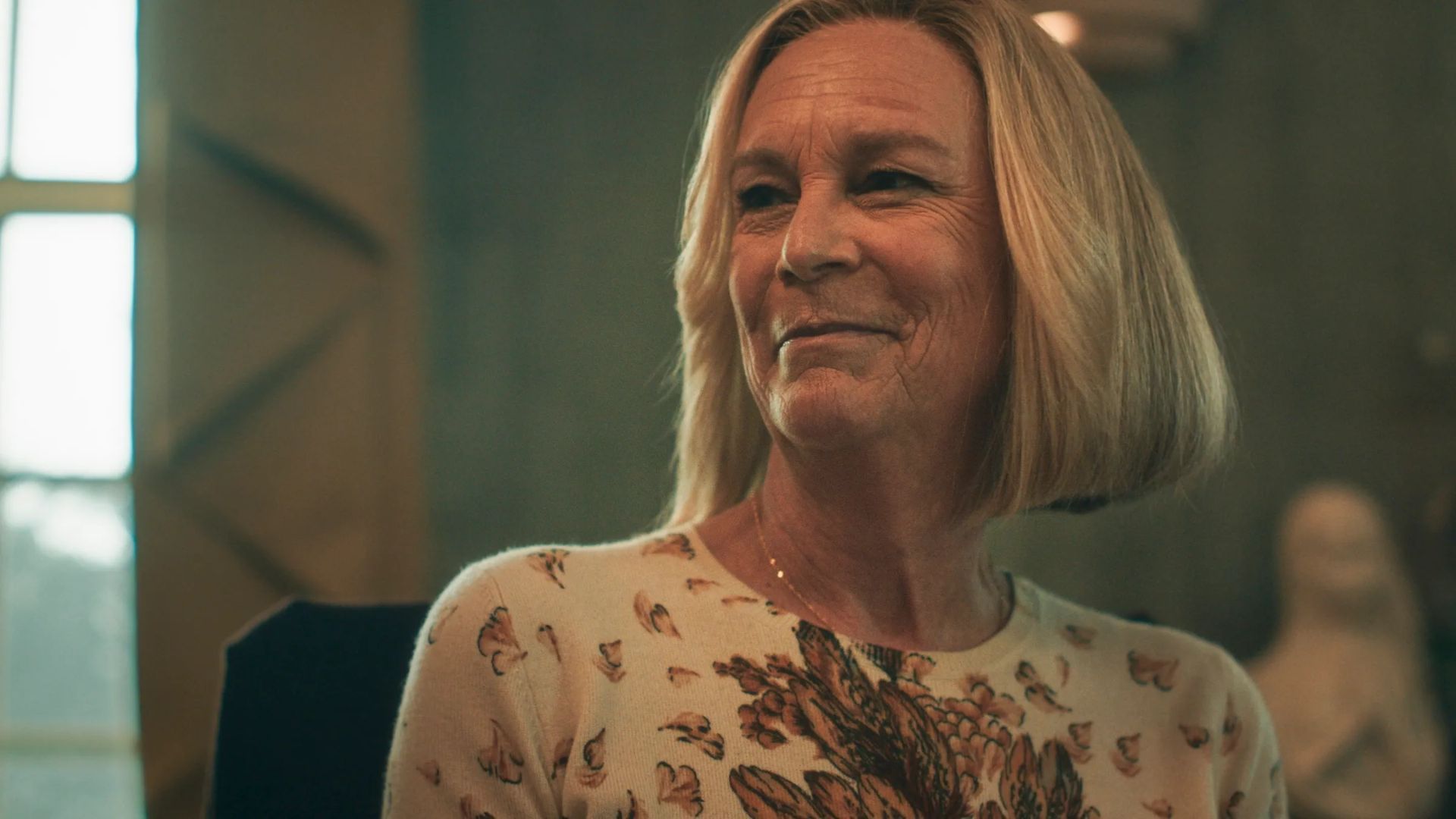 Jamie Lee Curtis - The Bear | Image via FX