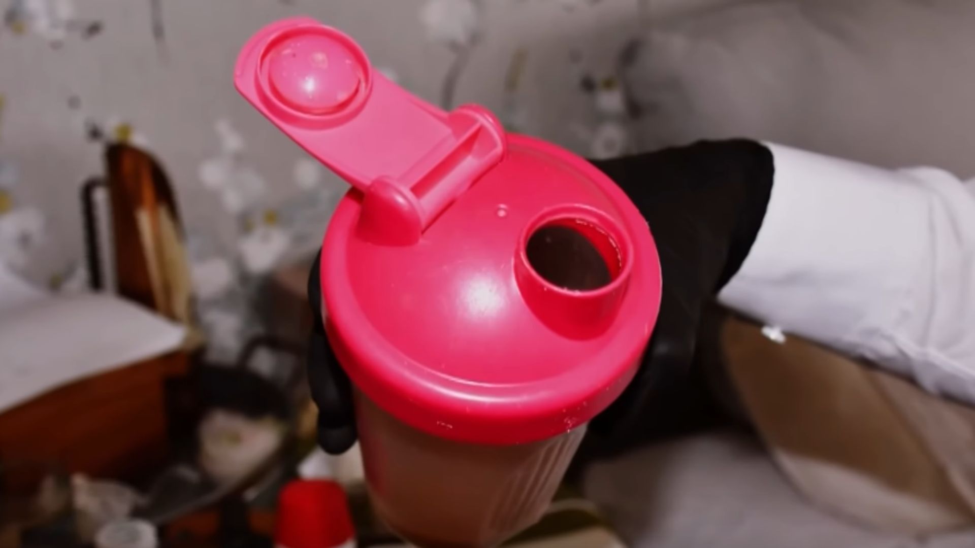 A protein shake sipper (Image via YouTube/Dateline NBC)
