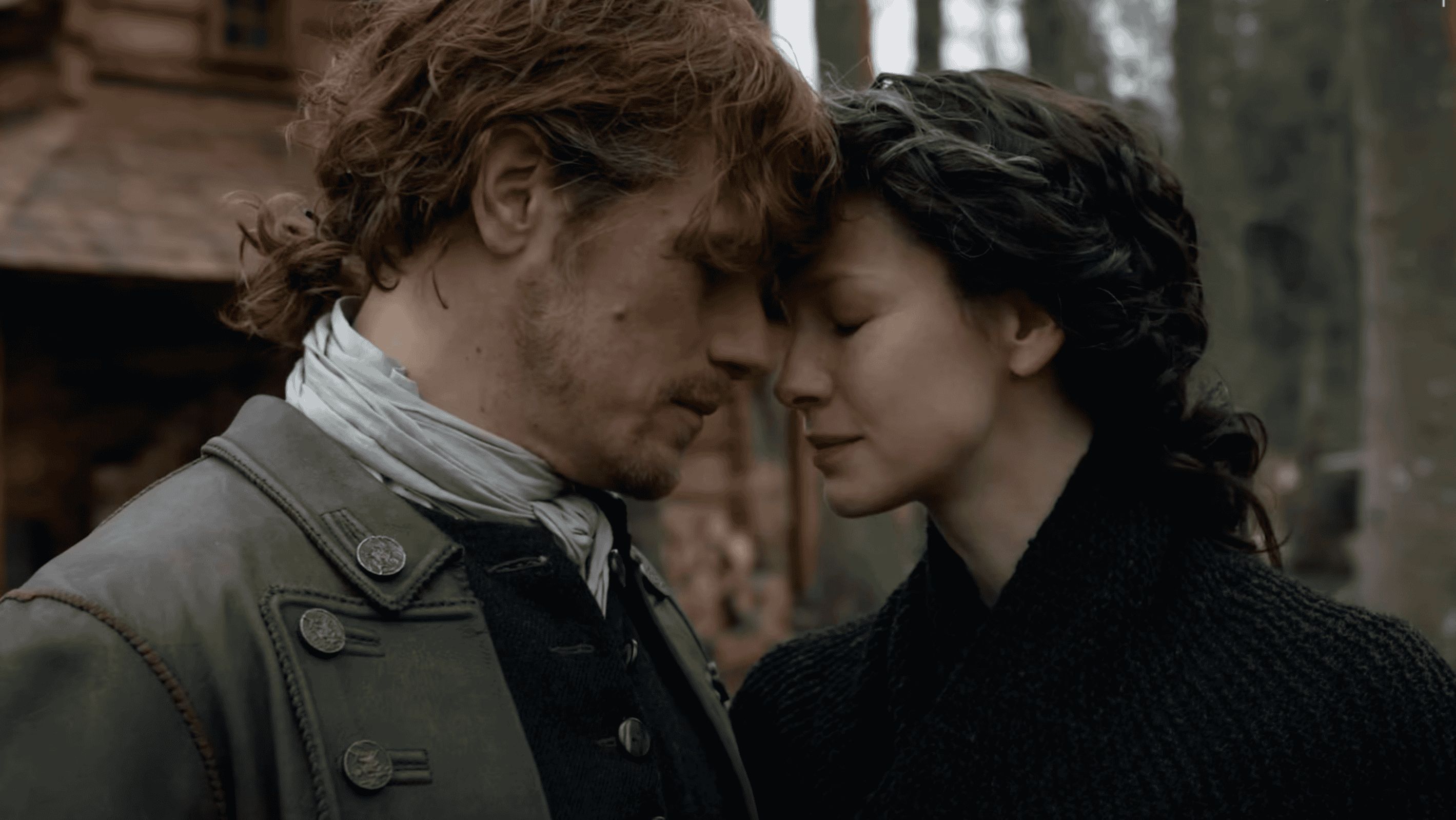 Caitr&iacute;ona Balfe as Claire and Sam Heughan as Jamie (Image via YouTube/Starz)