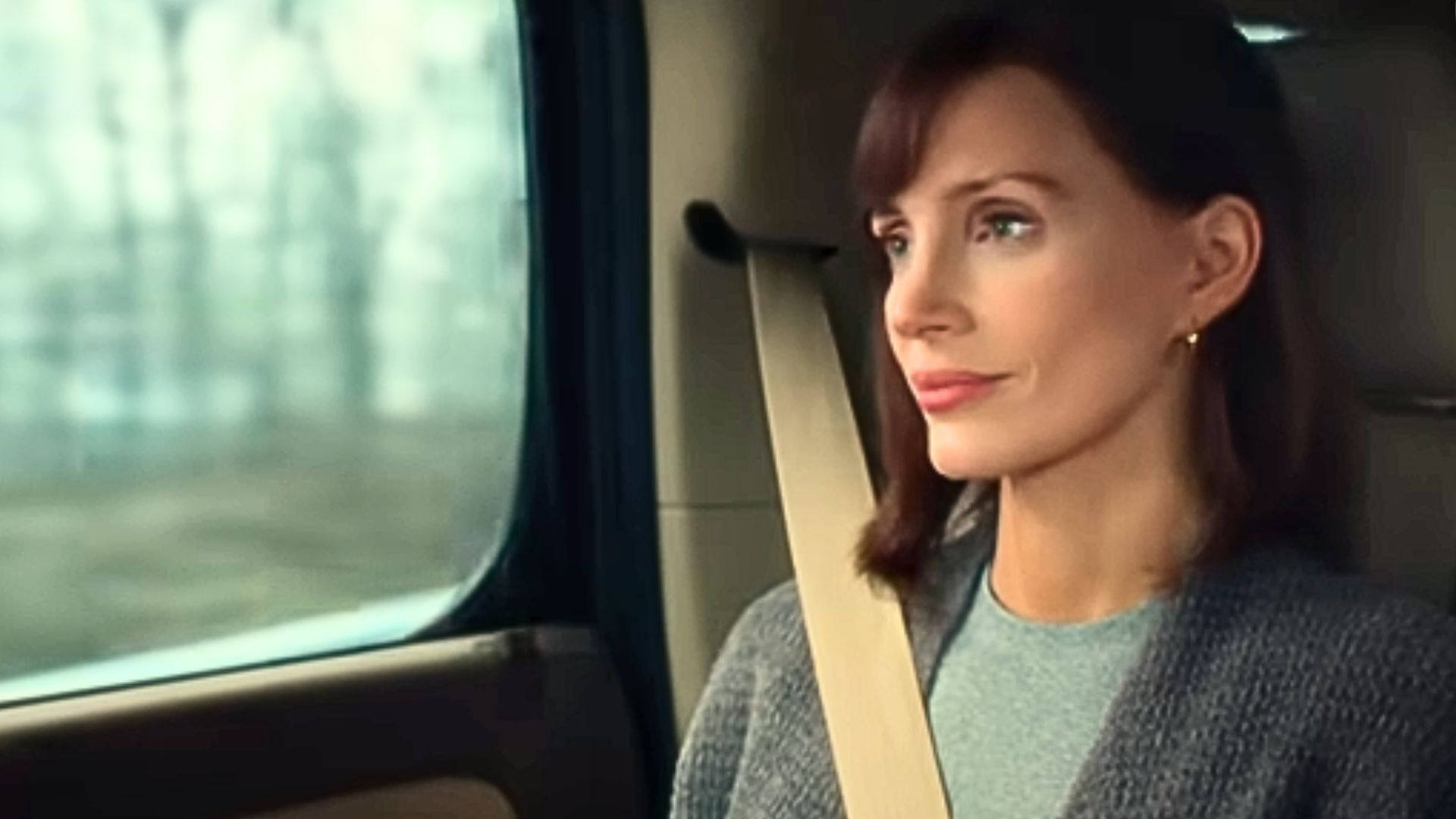 Jessica Chastain as investigator Jodi Goodwin in Apple TV+&rsquo;s thriller The Savant (Image via Apple TV+)