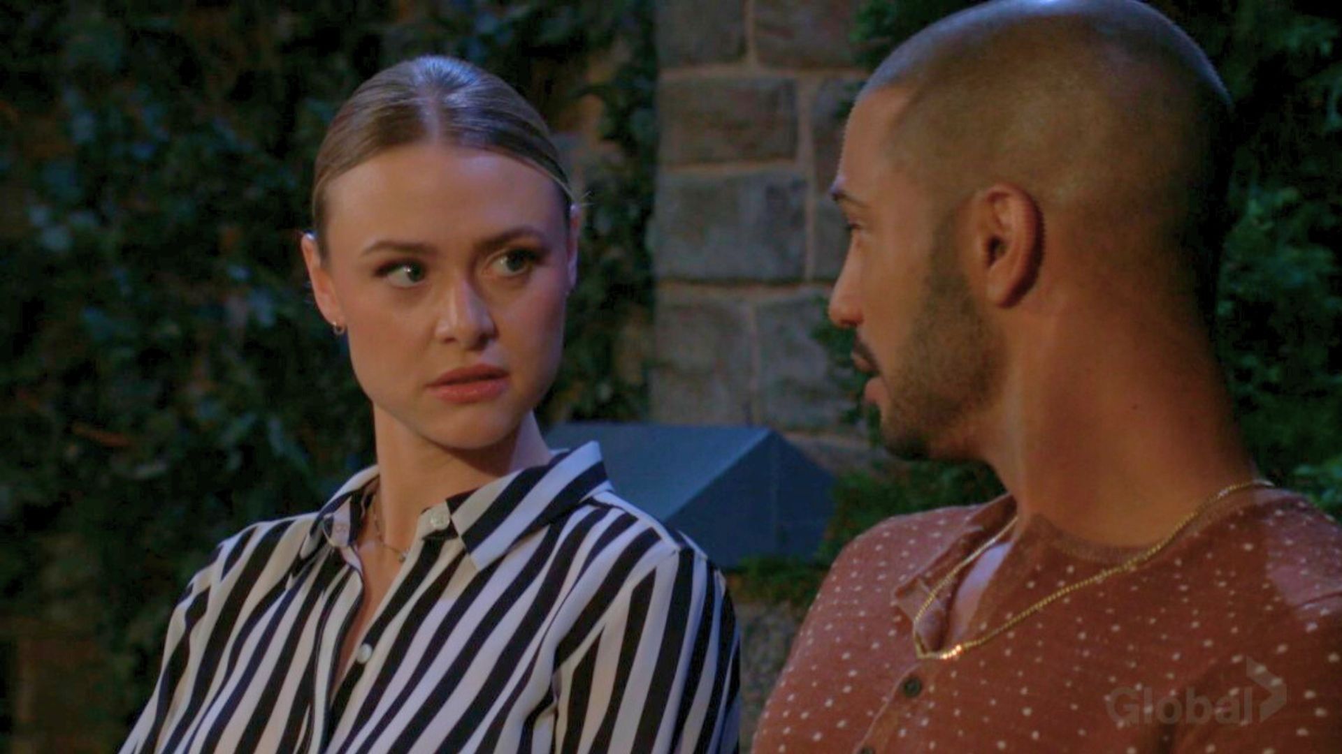 Y&amp;R&#039;s Claire and Holden in the park | Image: CBS