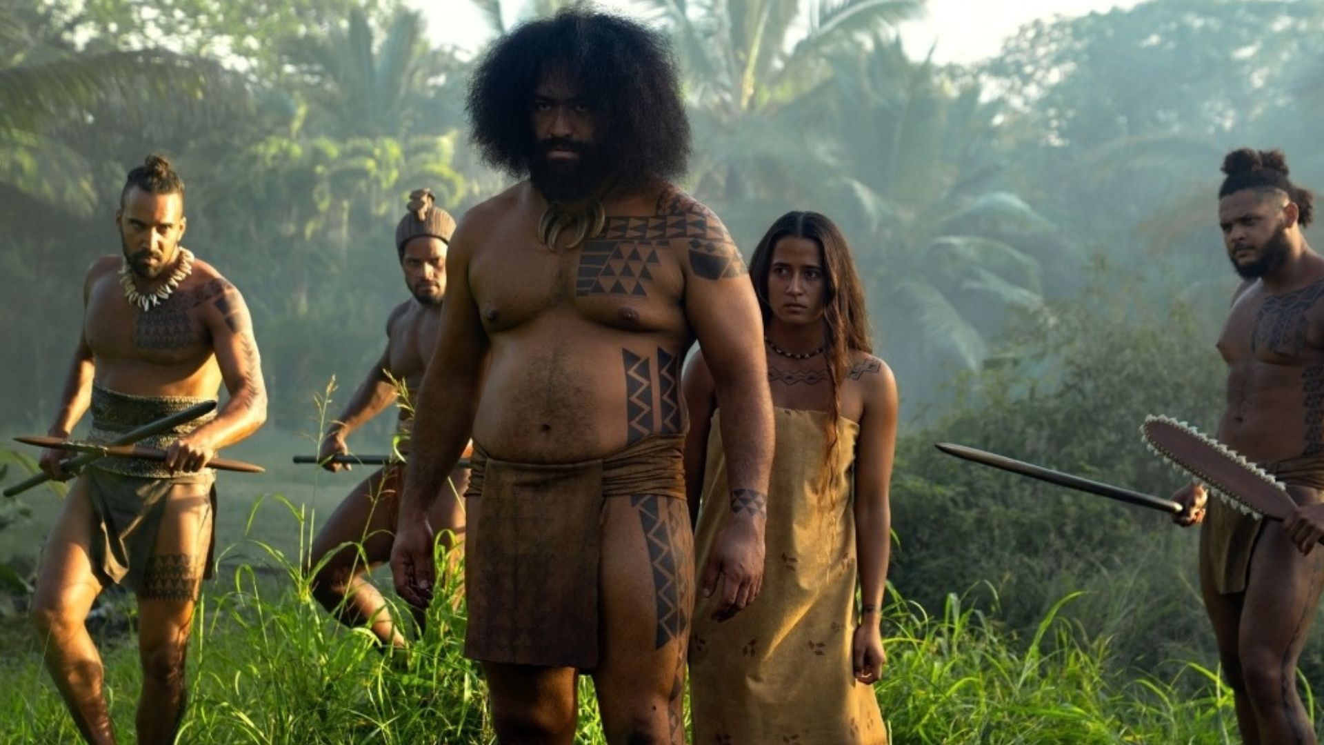 Keoua kills Nahi brutally by stabbing him with a rock (Image Via AppleTV+)