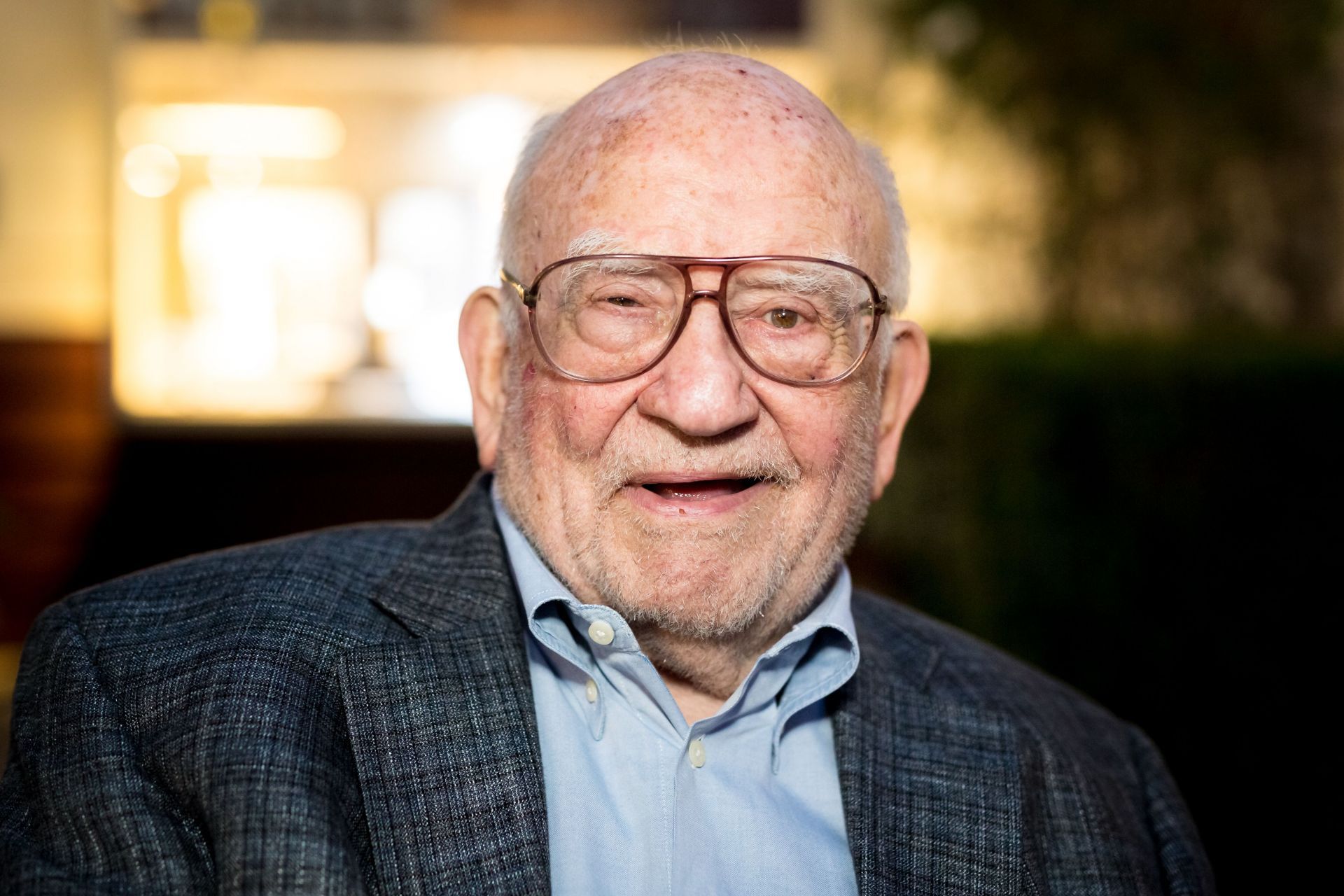 Ed Asner at the Salvation Army Celebrity Digital Kettle Kickoff  Hollywood (Image via Getty)