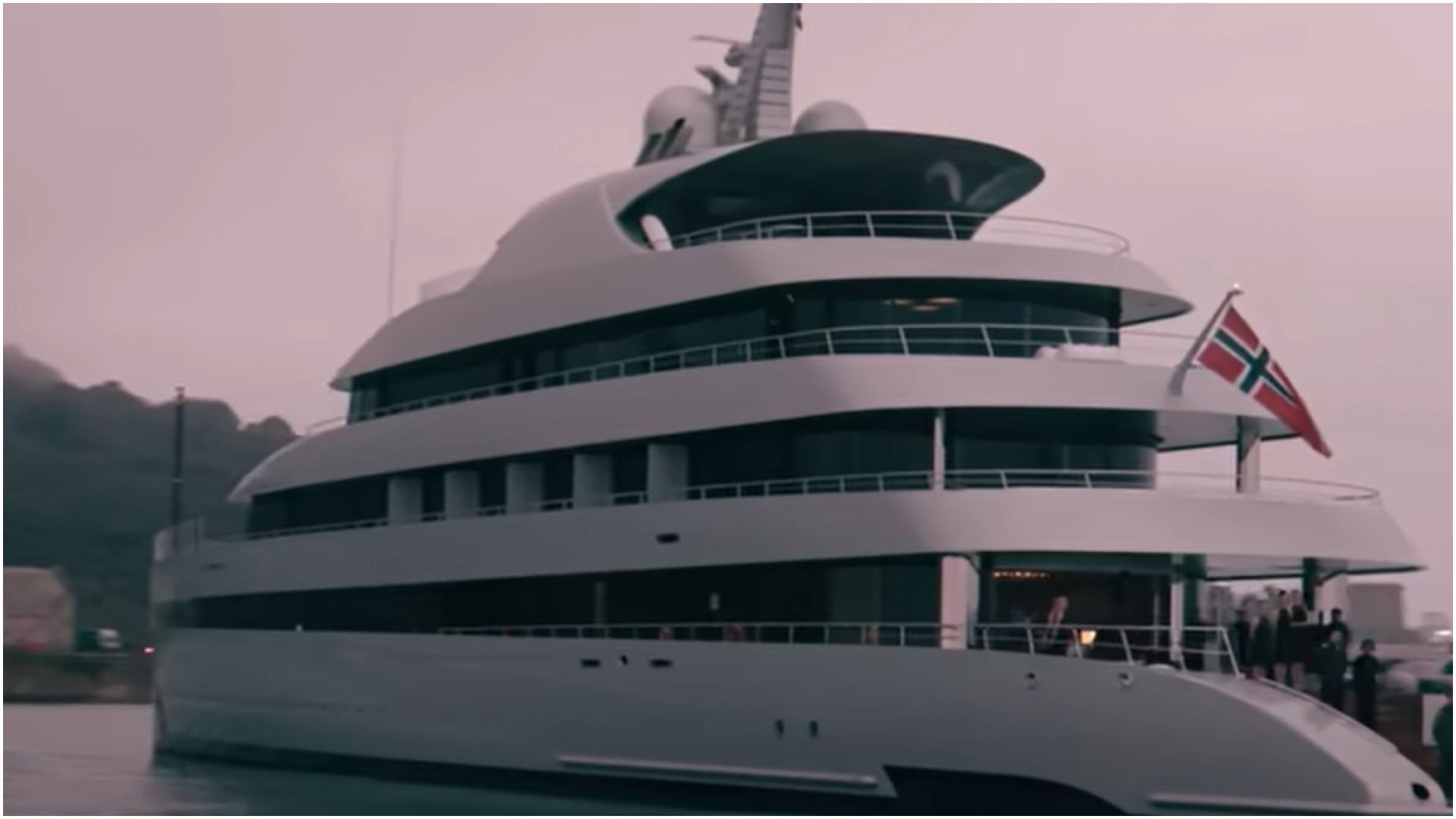 Savannah cruise in The Woman in Cabin 10 | Image via Netflix