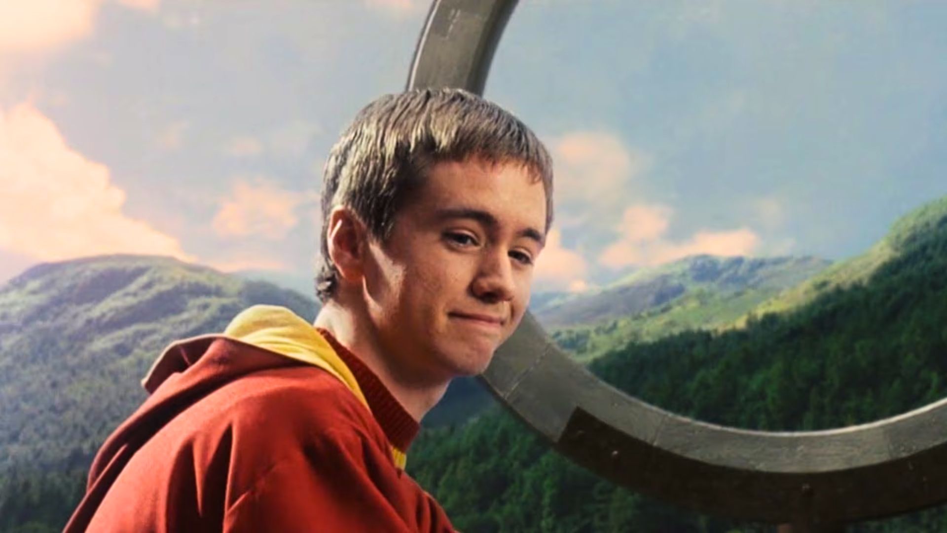 Sean Biggerstaff as Oliver Wood | Image via SYFY