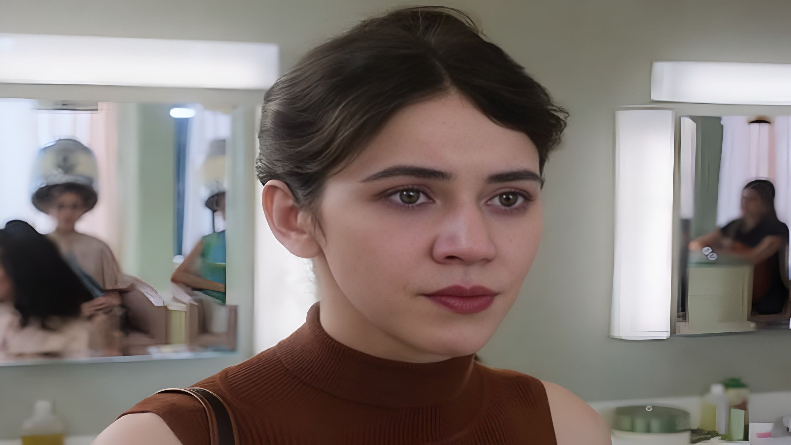 Tessa &iacute;a ( Image via Instagram / @tessaurusrex )