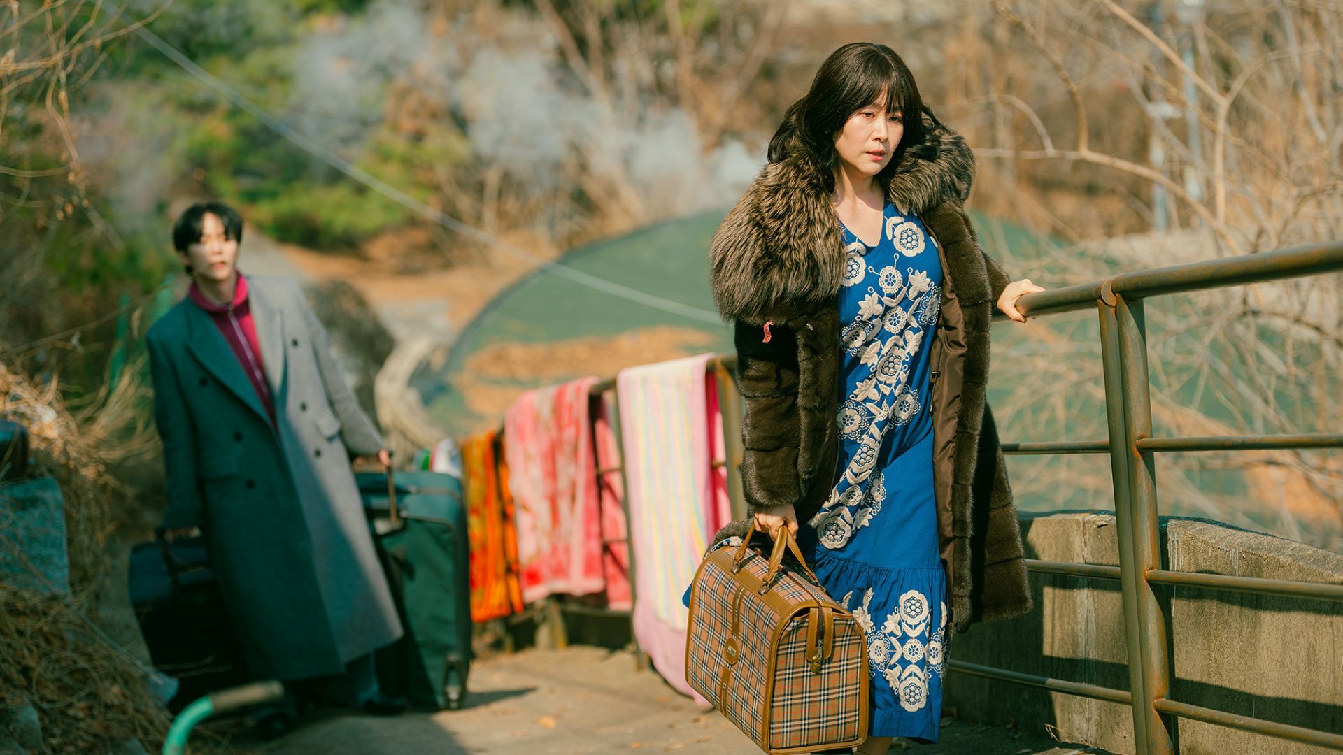 Tae-poong and his mother (Image via X @CJnDrama)