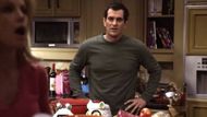 A still from Modern Family (Image via Peacock)