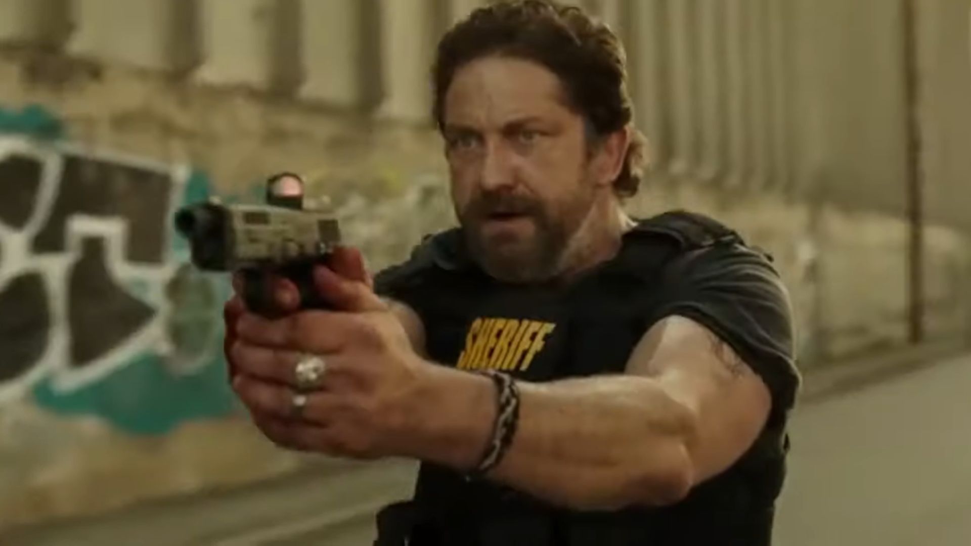 A still from Den of Thieves