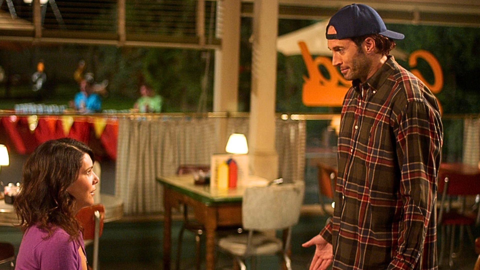 Lauren Graham and Scott Patterson in Gilmore Girls (Image via  Netflix)