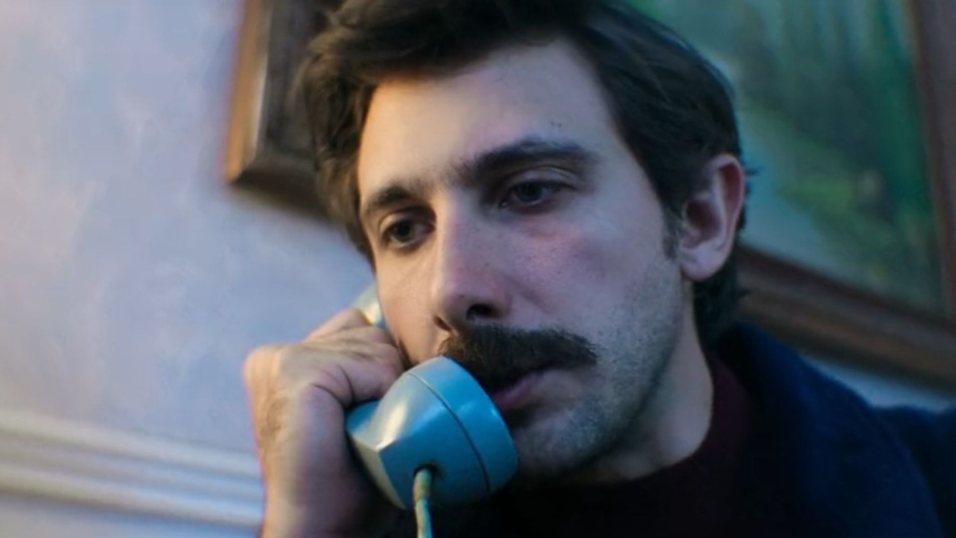 Emiliano Zurita plays Leo Saltzman in No One Saw Us Leave (Image Via Tudum By Netflix)