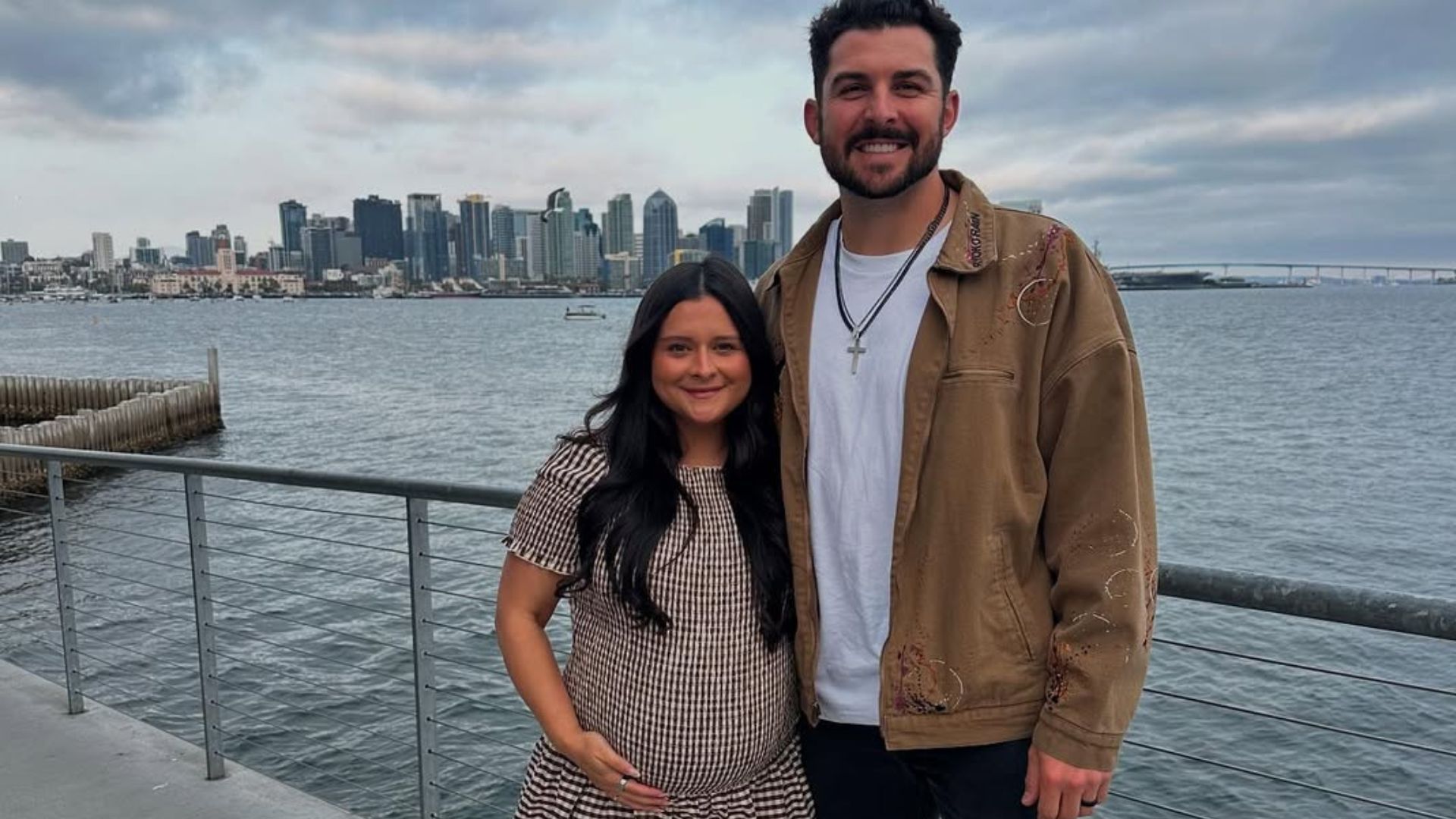 Alex Vesia and his wife Kayla Howard (Image via Instagram/alexvesia)