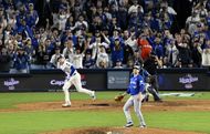 Los Angeles Dodgers defeated the Toronto Blue Jays 6-5 in eighteen innings (Image via Getty)