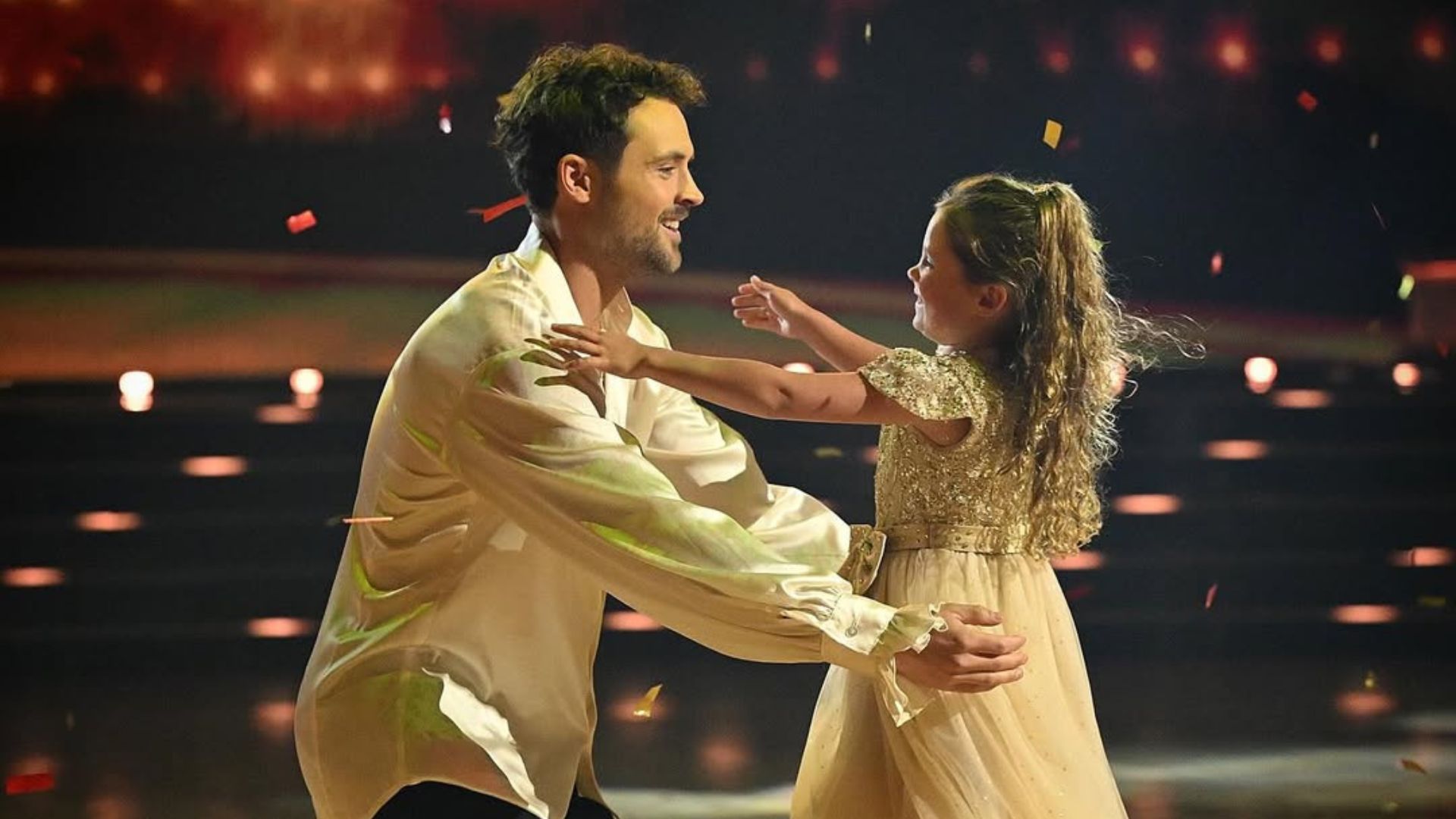 Dylan Efron dedicates his performance to sister, Olivia on Dancing With the Stars | Image via Instagram/ @dancingwiththestars