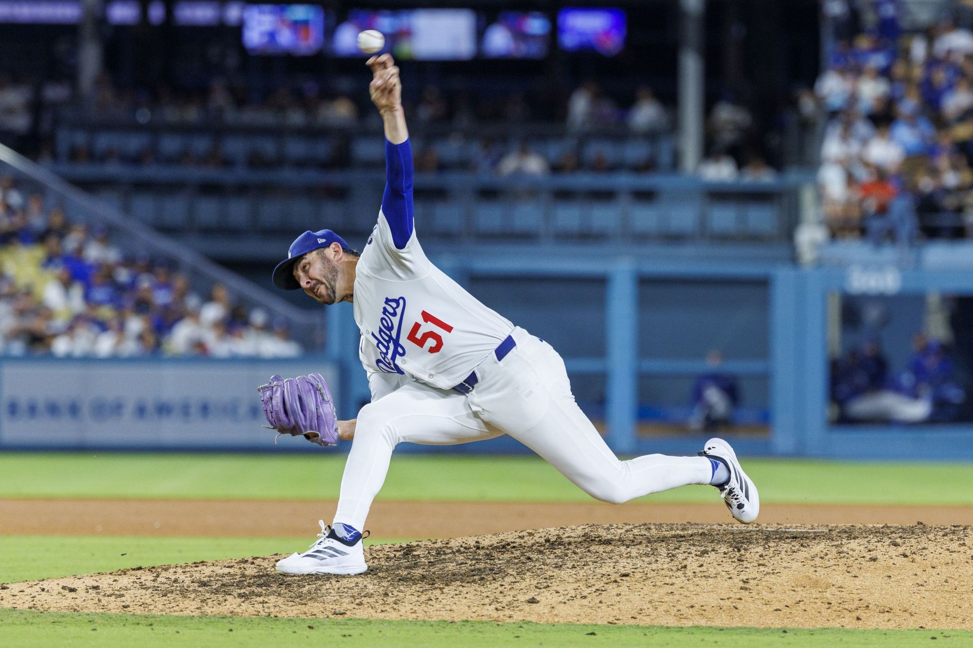 Dodgers vs Giants in Los Angeles, CA - Source: Getty